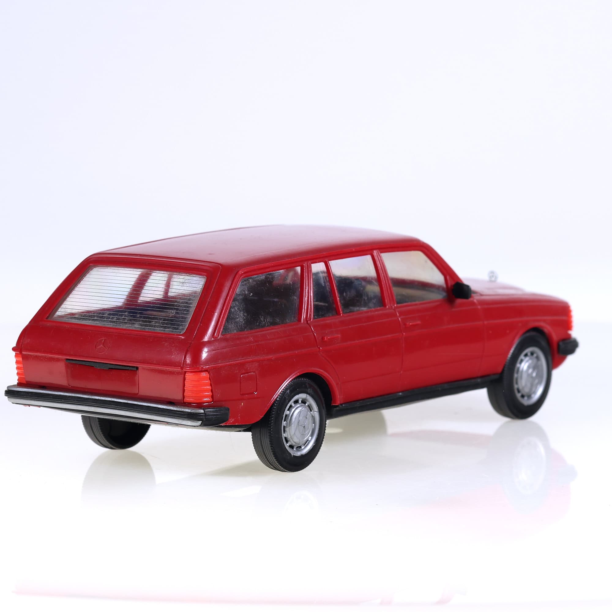 Stahlberg Mercedes-Benz 240 break 23 cm Rouge — miniature 5