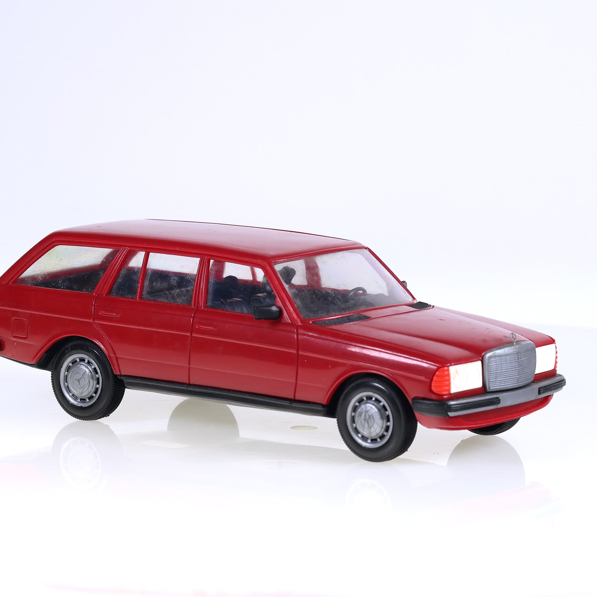 Stahlberg Mercedes-Benz 240 break 23 cm Rouge — miniature 7
