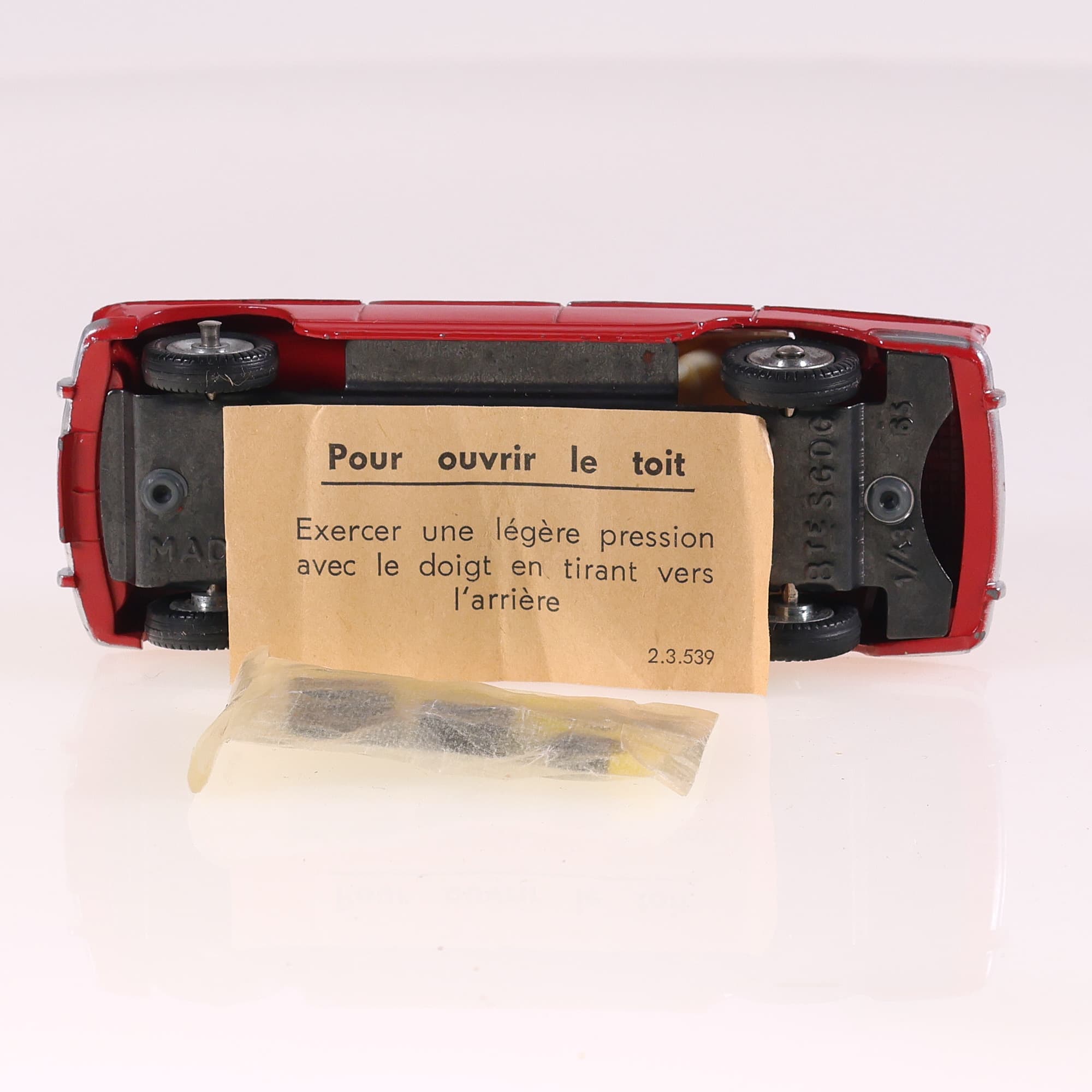 Dinky Toys 536 Peugeot 404 à toit ouvrant avec remorque monoroue 1/43 Rouge — miniature 11