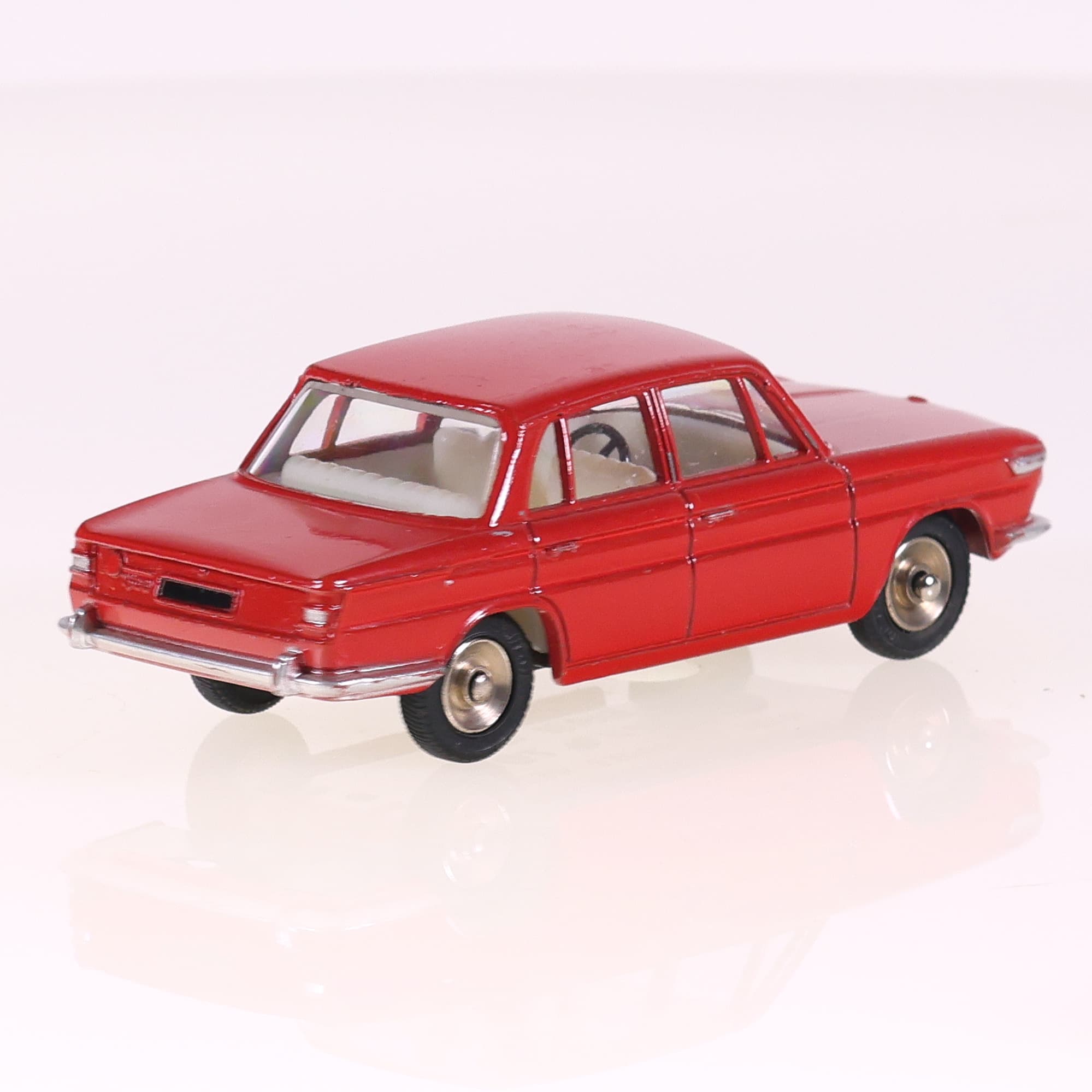 Dinky Toys F n°534 BMW 1500 1/43 rouge vif état A avec boîte — miniature 5