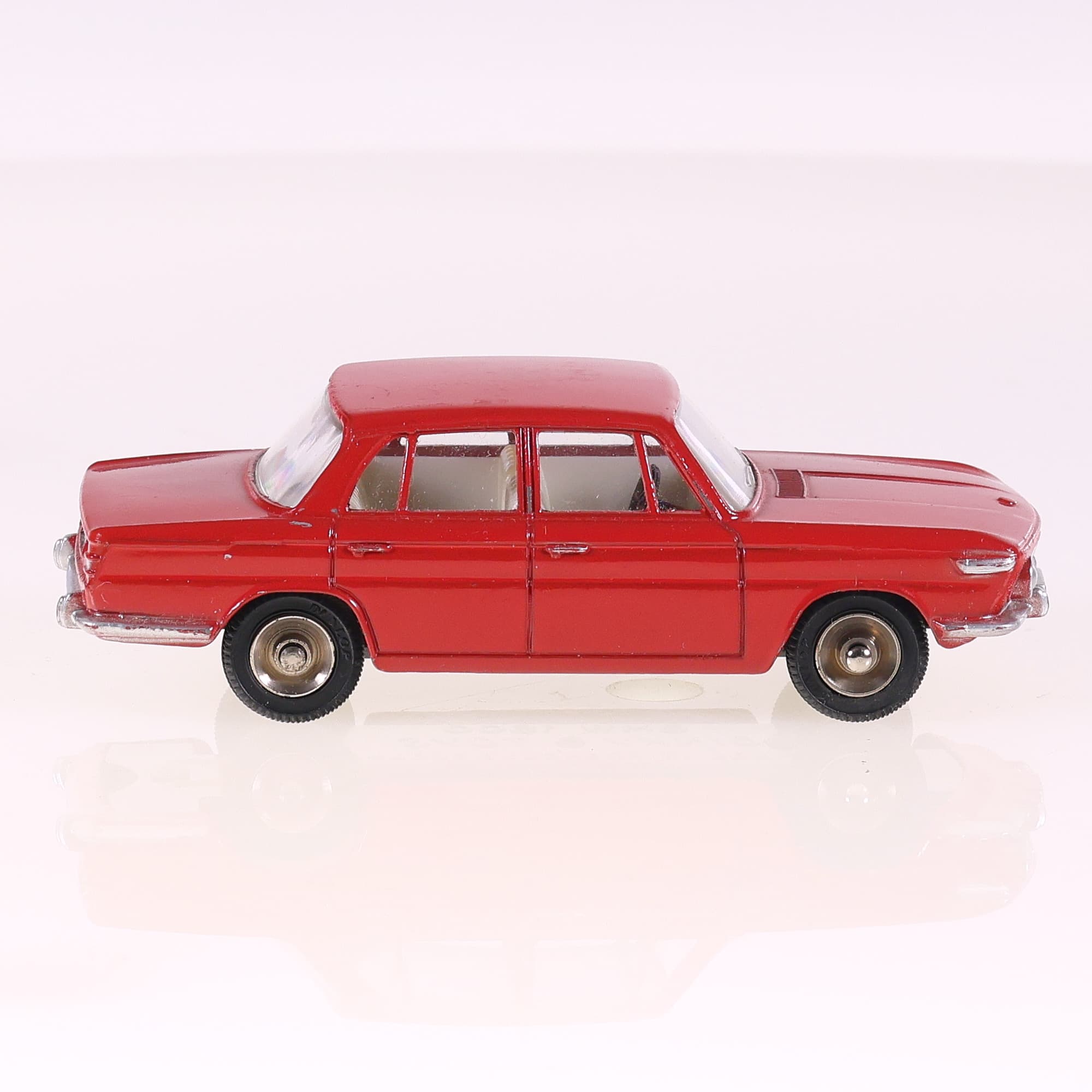 Dinky Toys F n°534 BMW 1500 1/43 rouge vif état A avec boîte — miniature 6