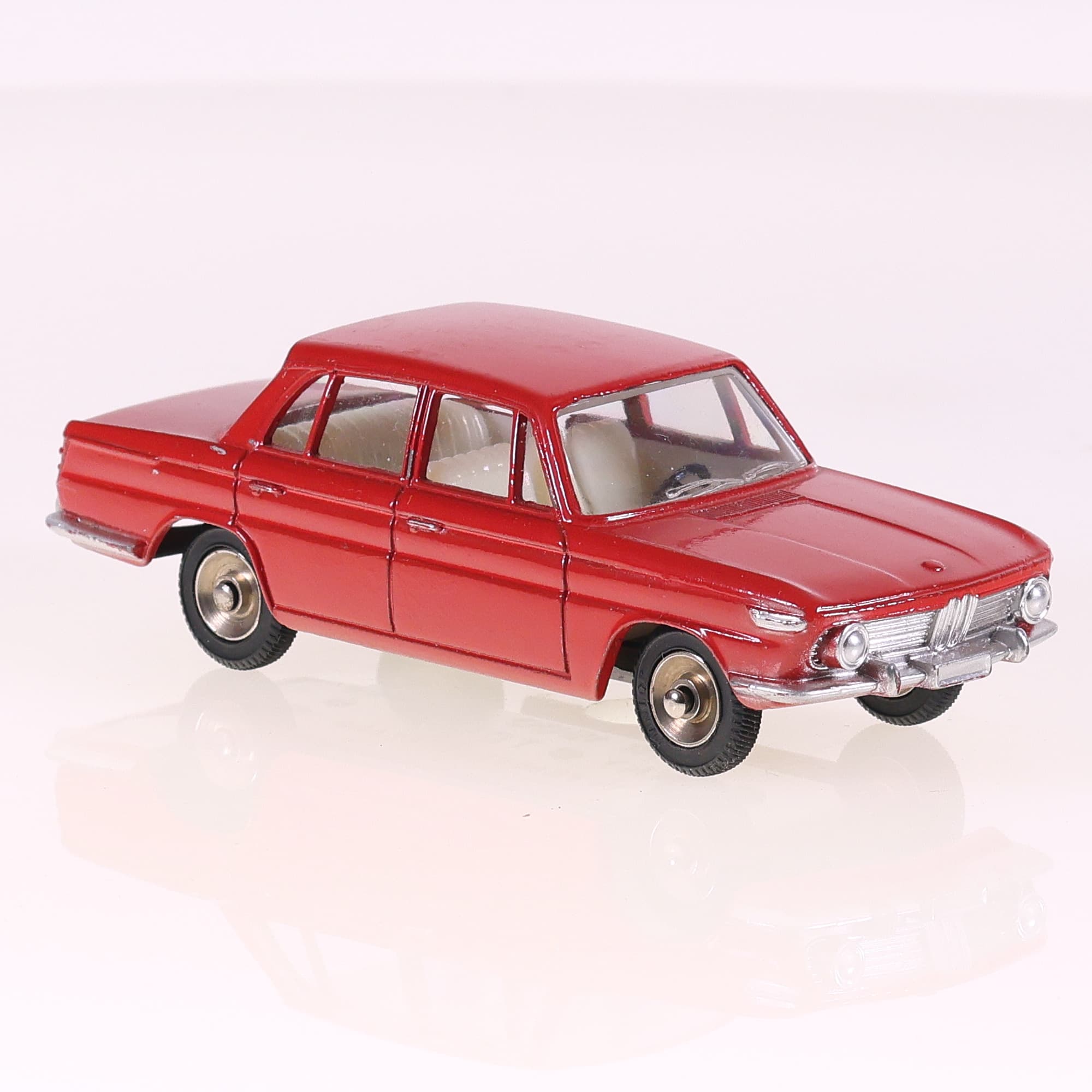 Dinky Toys F n°534 BMW 1500 1/43 rouge vif état A avec boîte — miniature 7