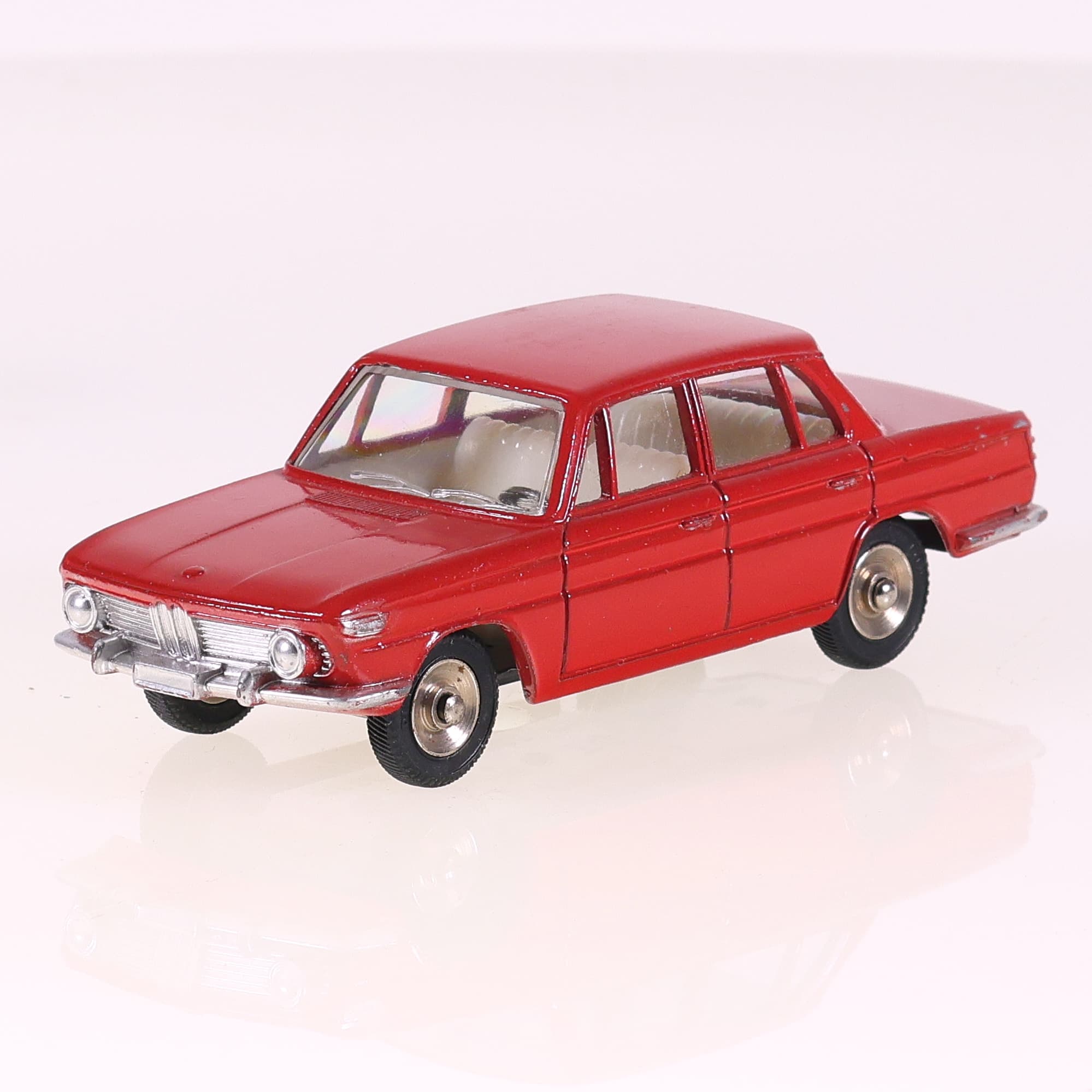 Dinky Toys F n°534 BMW 1500 1/43 rouge vif état A avec boîte — miniature 9