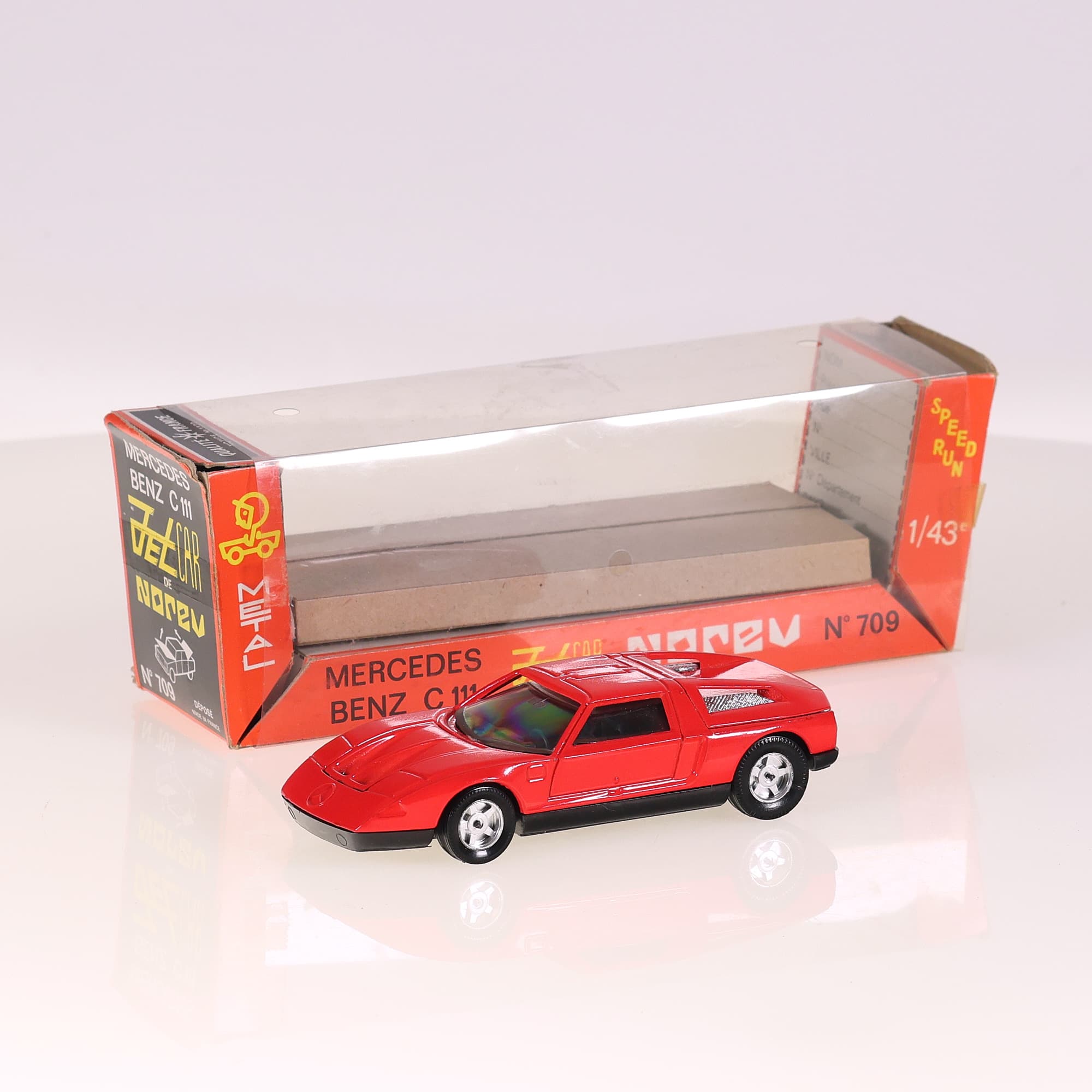 Norev 709 Mercedes-Benz C 111 1/43 Rouge avec boîte