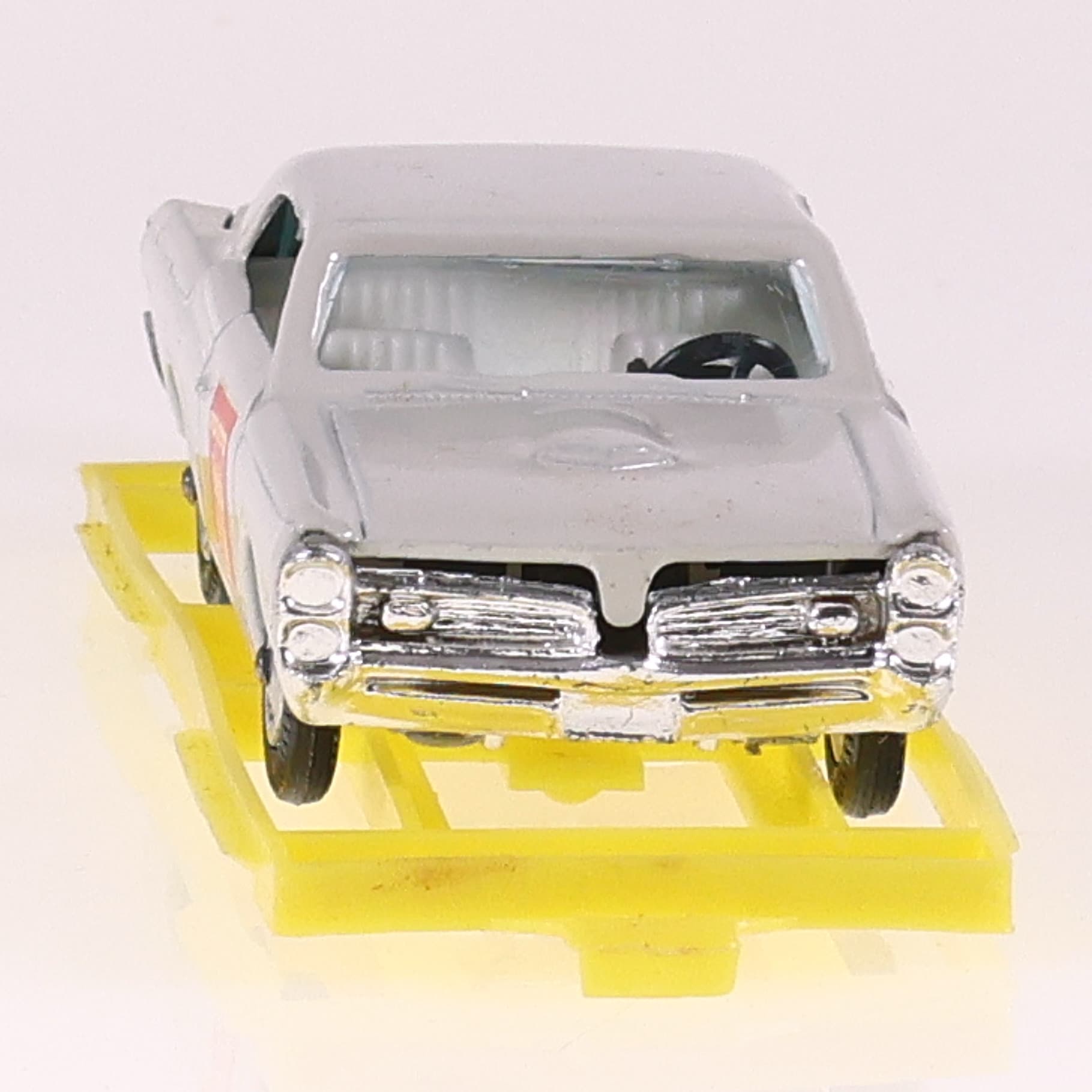 Gamda (Sabra) 8107 Made in Israel 8107 Pontiac GTO 11 cm Gris avec boîte — miniature 8