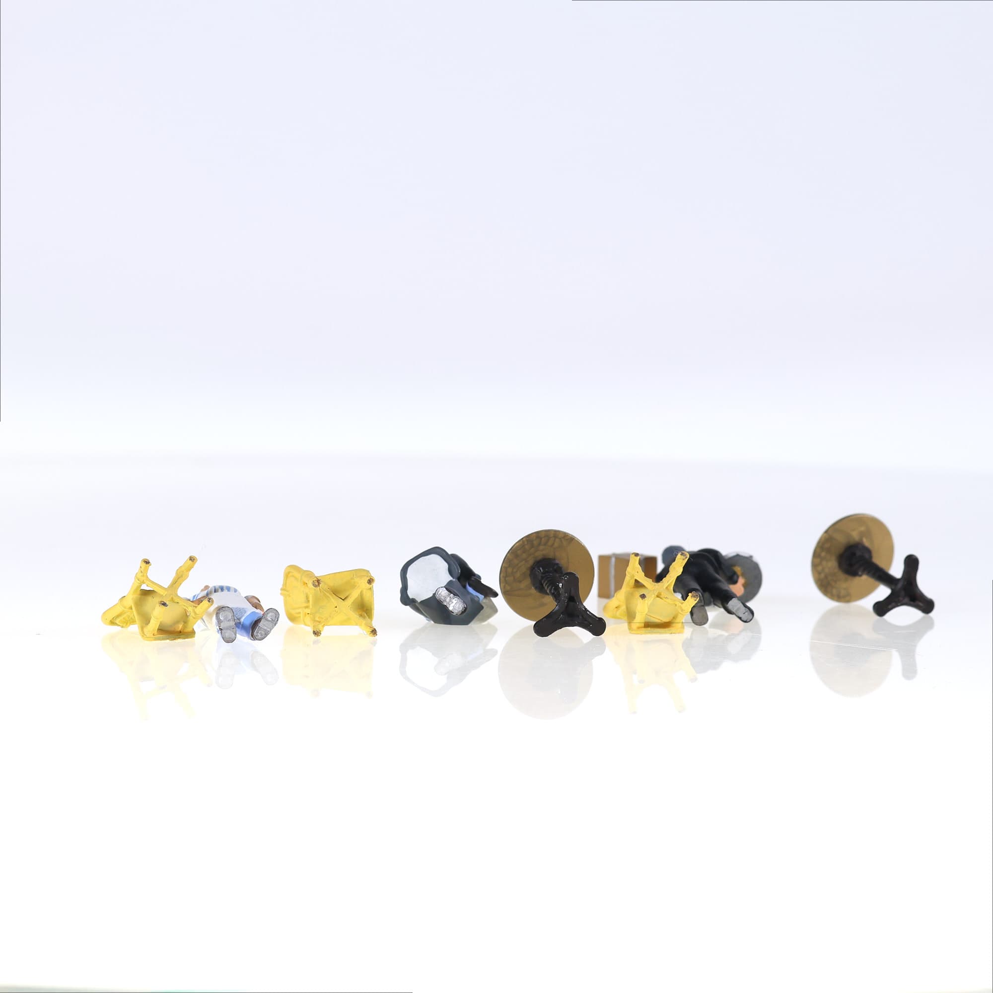 lot de figurines restaurant en métal 1/50 environ cuisinier serveur tables — miniature 5