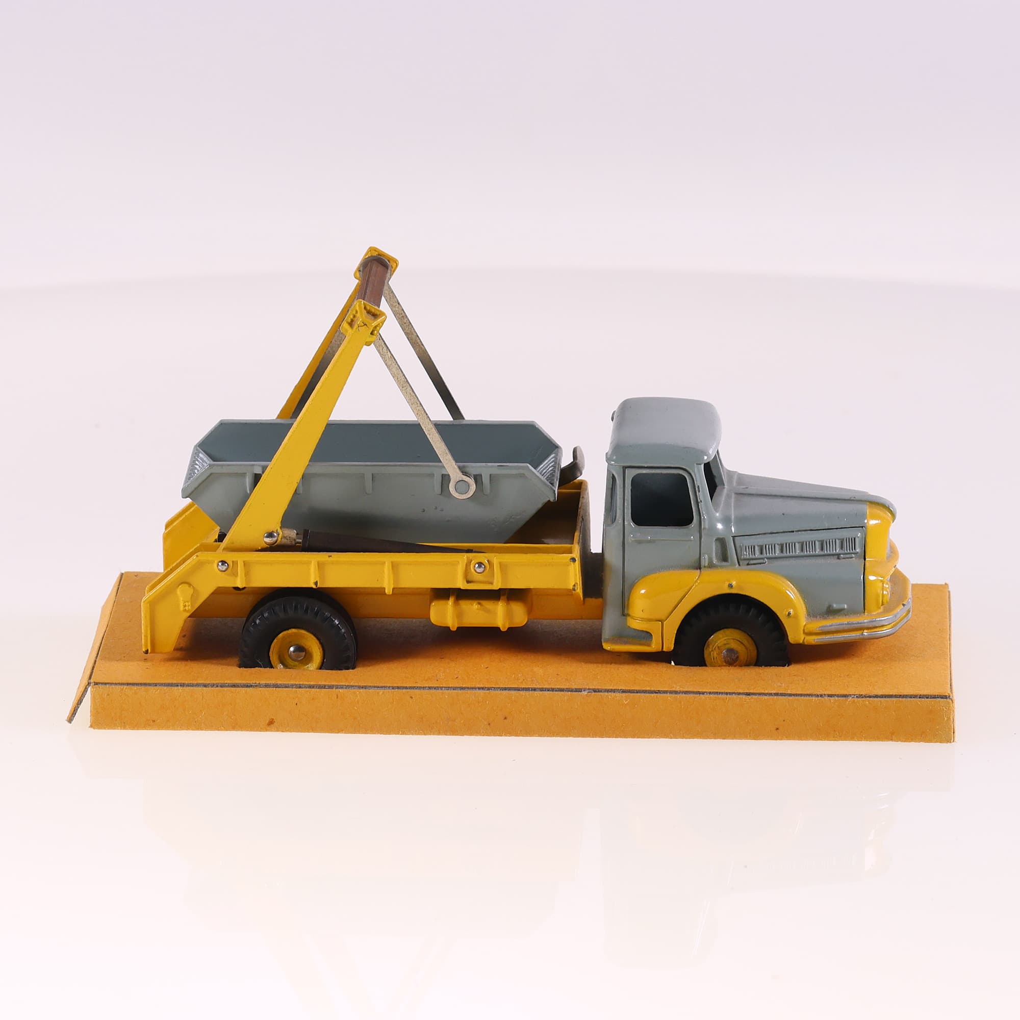 Dinky Toys 38A Unic Multibenne Marrel 1/43 Bicolore avec boîte — miniature 6