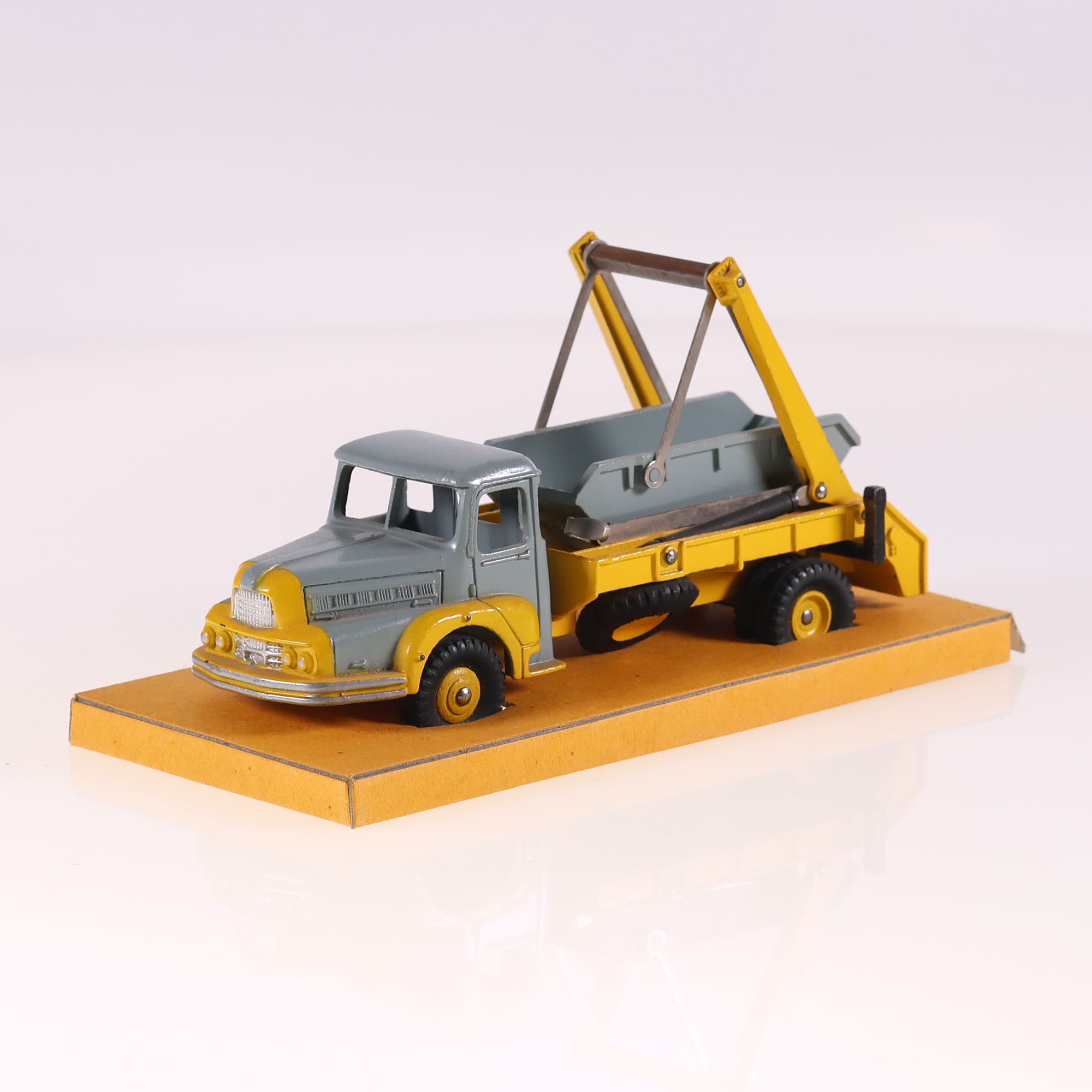 Dinky Toys 38A Unic Multibenne Marrel 1/43 Bicolore avec boîte — miniature 9