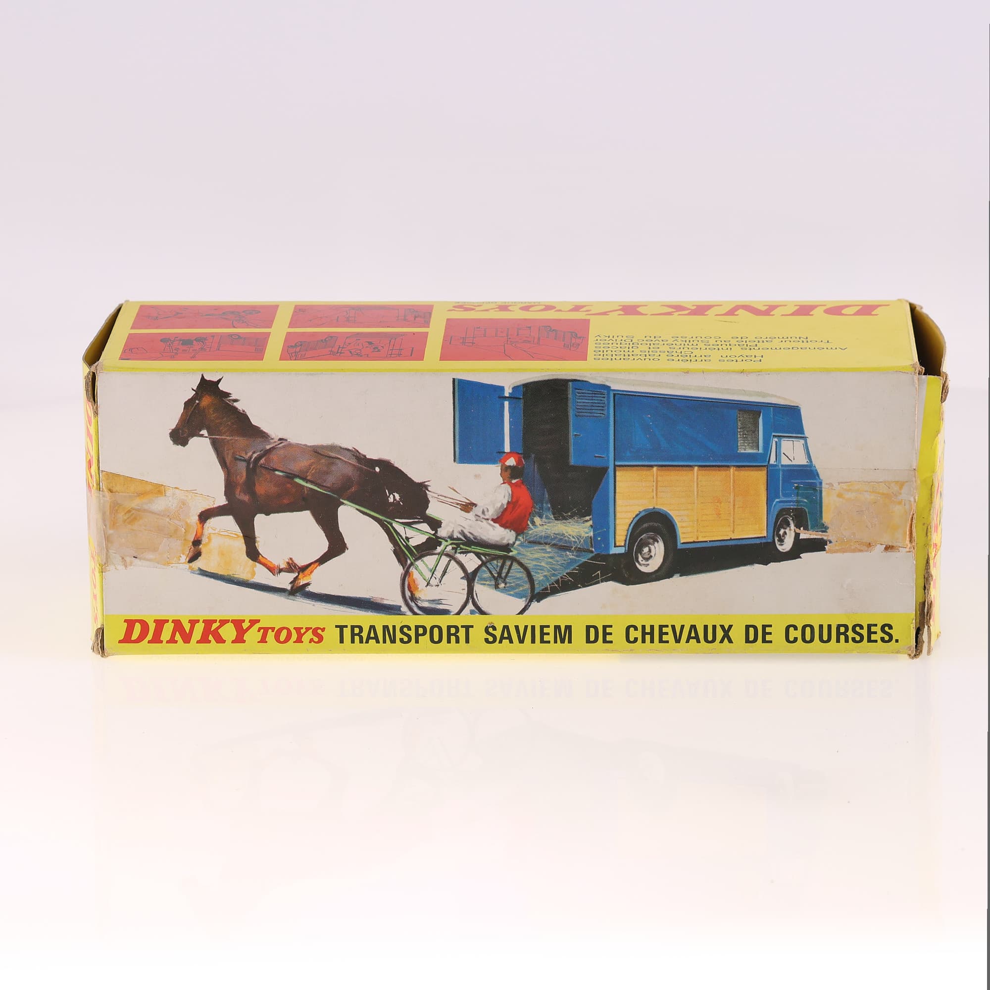 Dinky Toys 571 Saviem Transport de Chevaux de Courses avec Driver Sulky Cheval — miniature 11