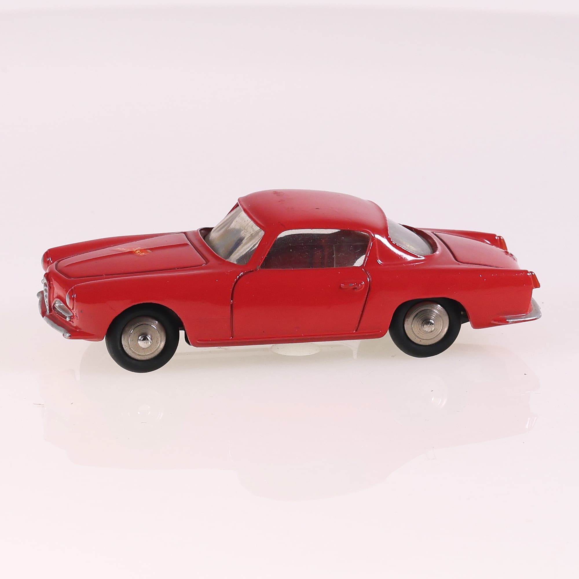 Dinky Toys 24J Alfa Romeo 1900 Super Sprint 1/43 Rouge avec boîte — miniature 3