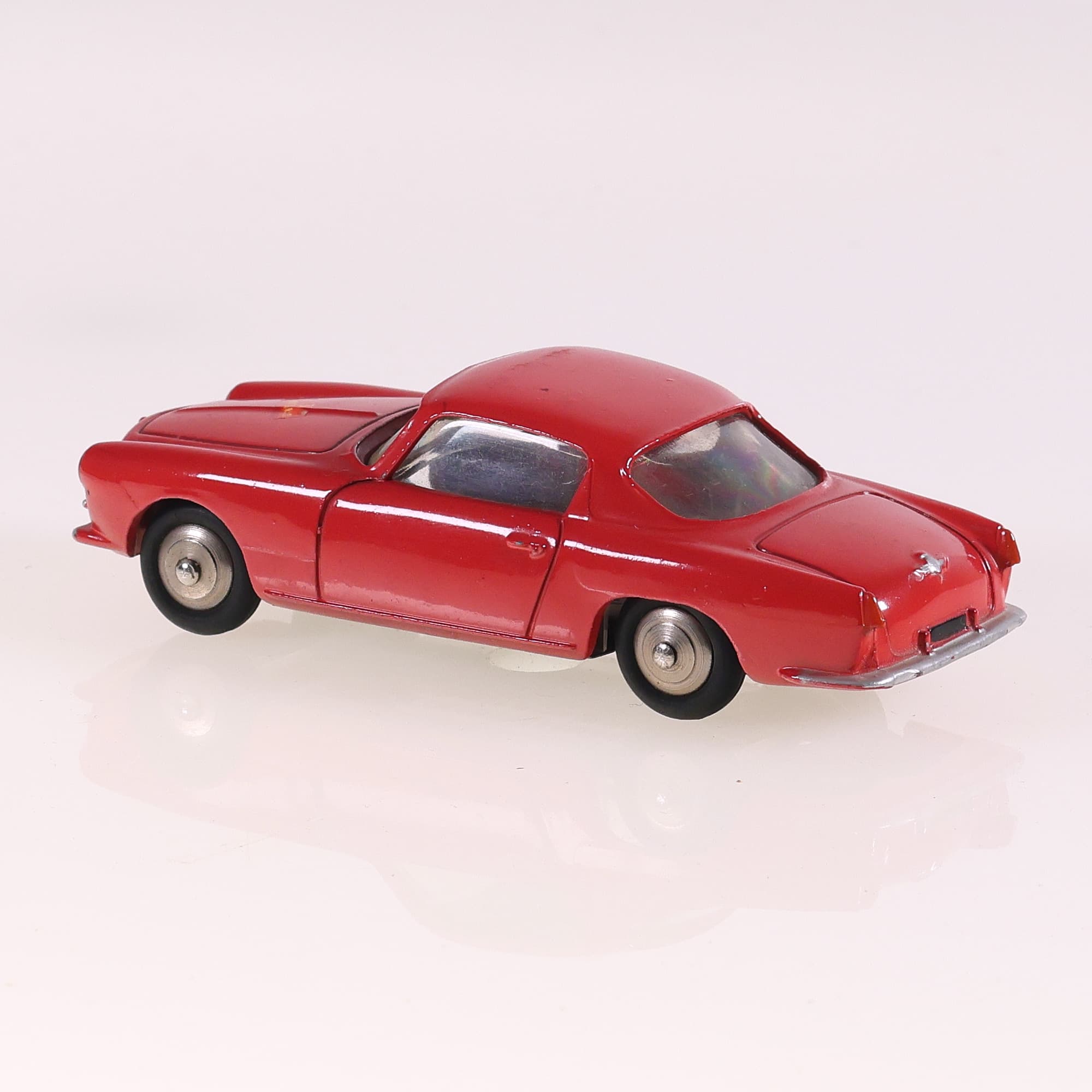 Dinky Toys 24J Alfa Romeo 1900 Super Sprint 1/43 Rouge avec boîte — miniature 4