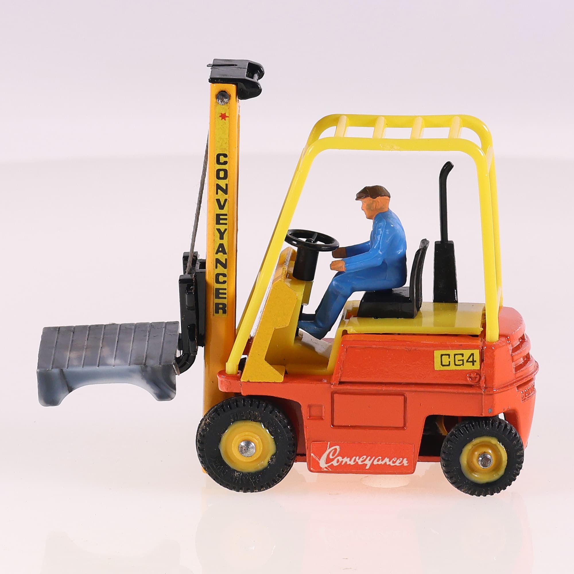 Dinky Toys 404 Conveyancer Fork Lift Truck 1/43 Bicolore avec boîte — miniature 2