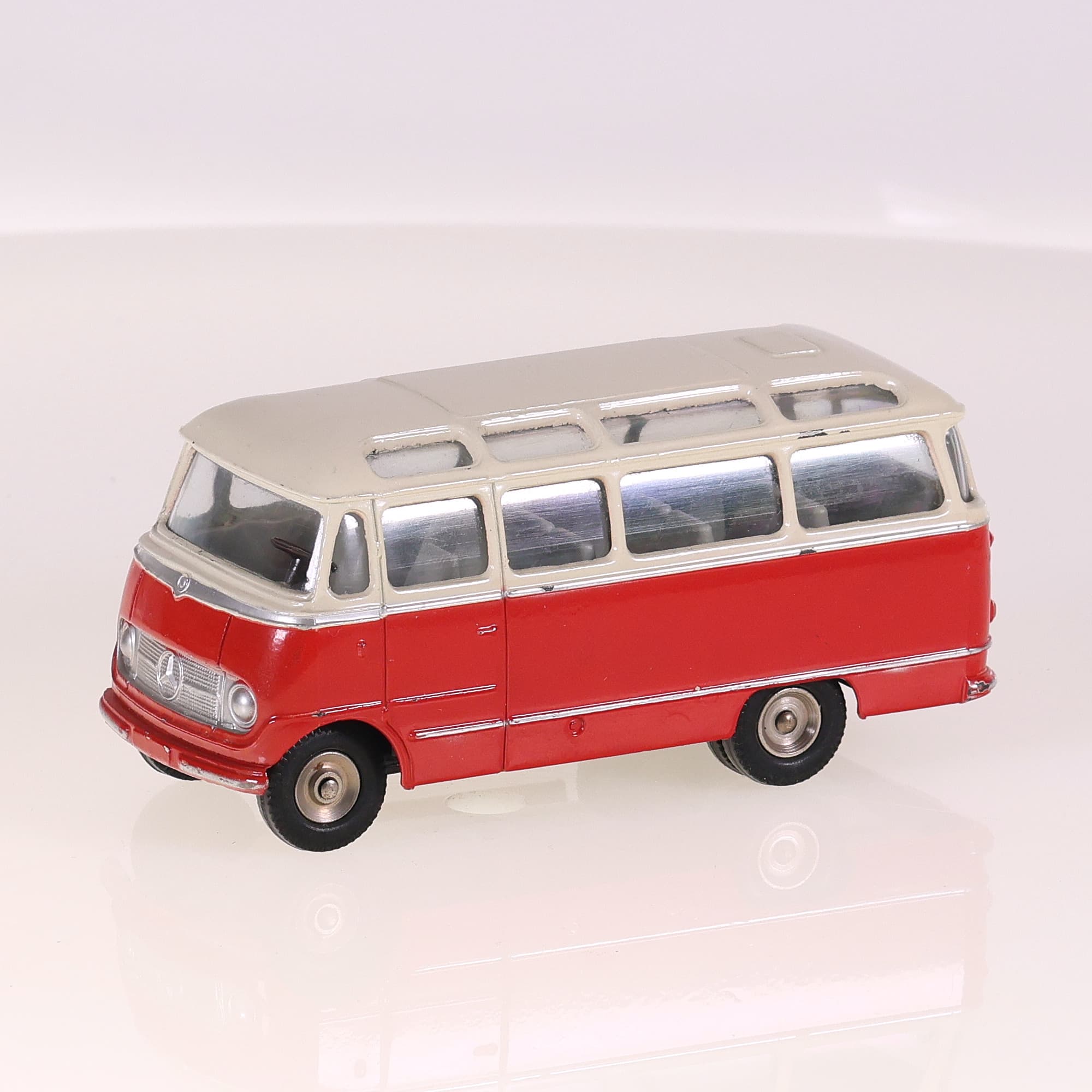 Dinky Toys  n° 541 Mercedes-Benz Car 1/43 Bicolore 