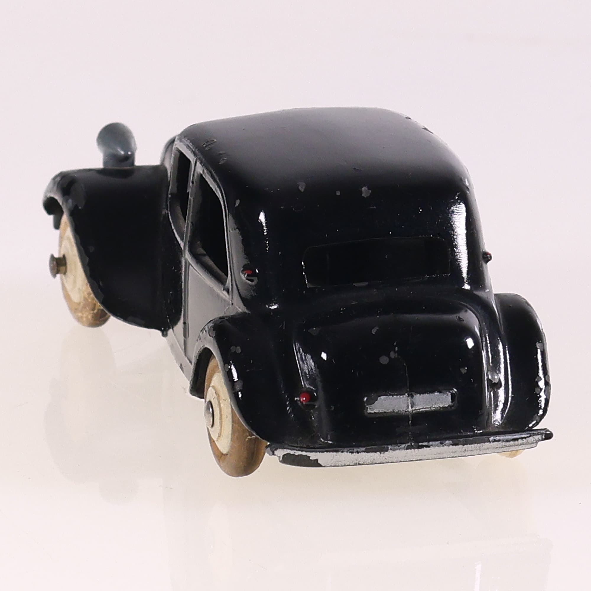 Dinky Toys 24N Citroën 11 BL 1/43 Noir Grade B sans boîte — miniature 4
