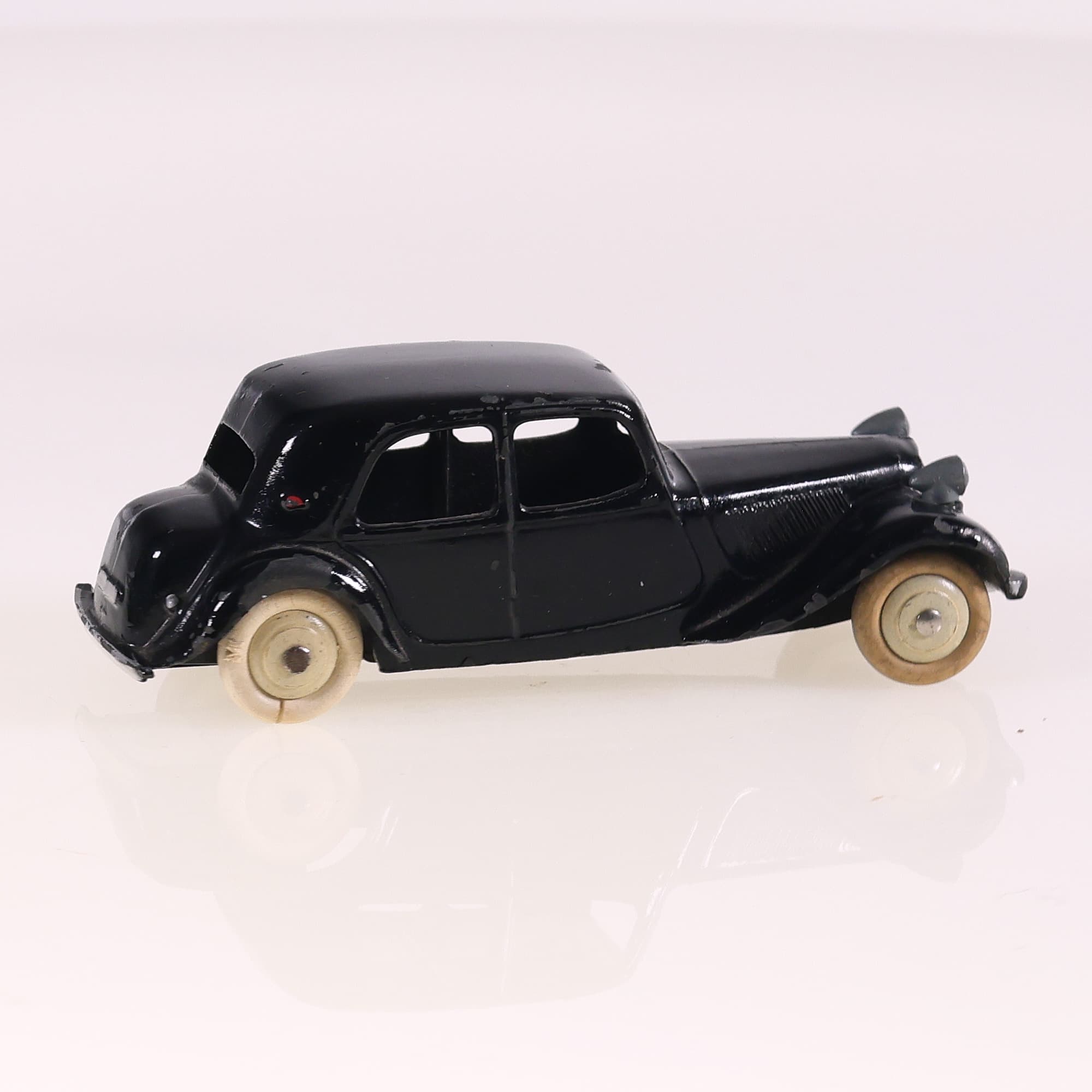 Dinky Toys 24N Citroën 11 BL 1/43 Noir Grade B sans boîte — miniature 6