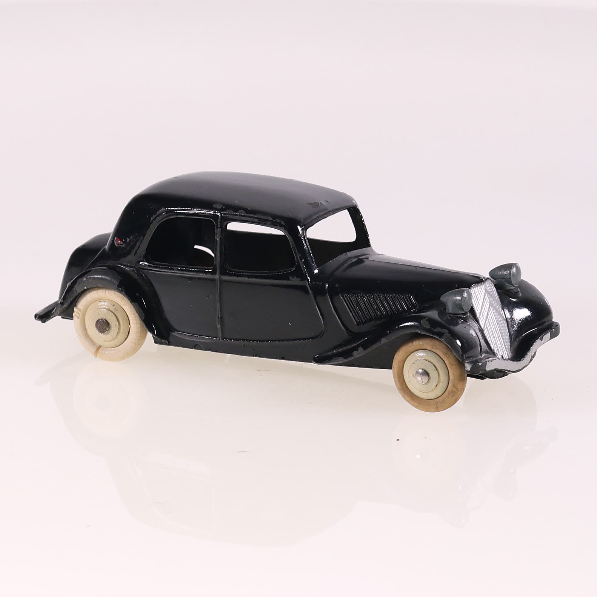 Dinky Toys 24N Citroën 11 BL 1/43 Noir Grade B sans boîte — miniature 7