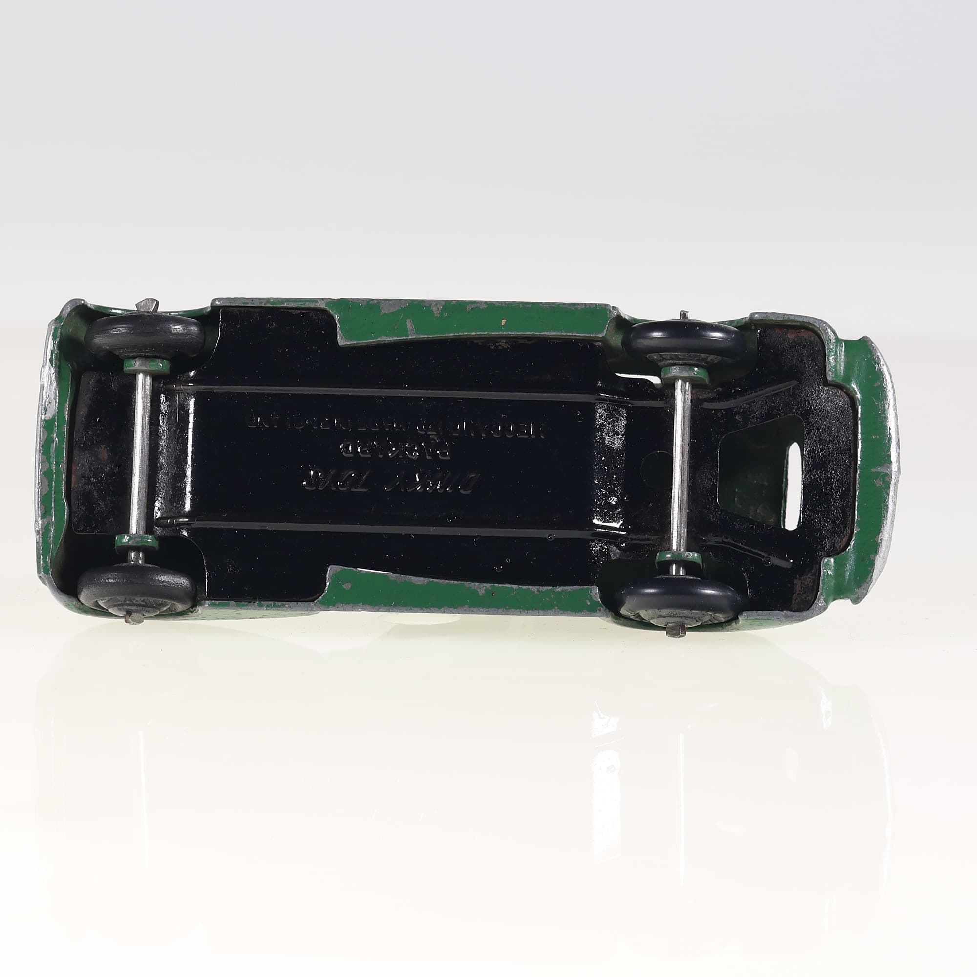 Dinky Toys 39A Packard super huit 1/43 Vert  — miniature 9