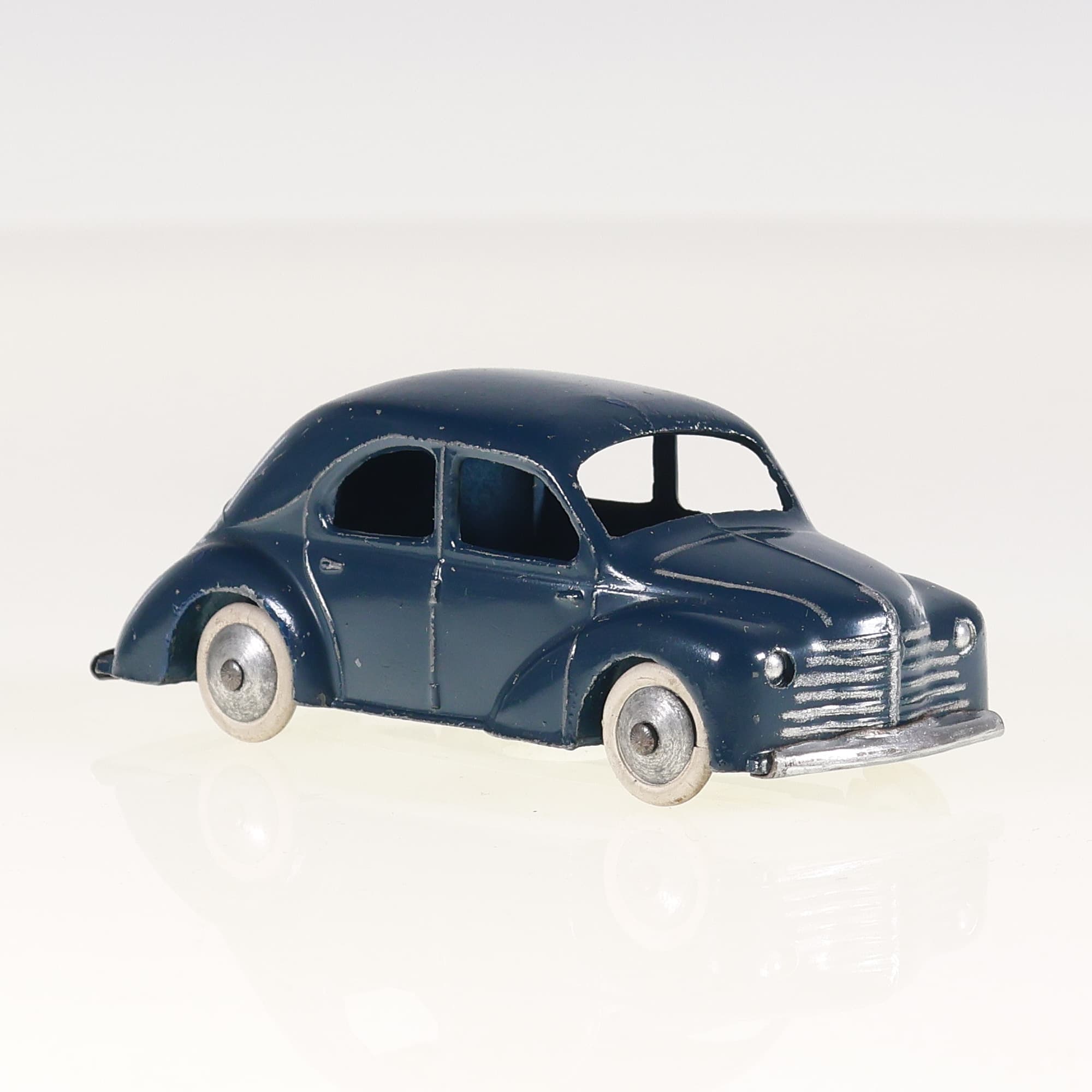 CIJ 3/48 Renault 4CV 1/43 Bleu Grade B