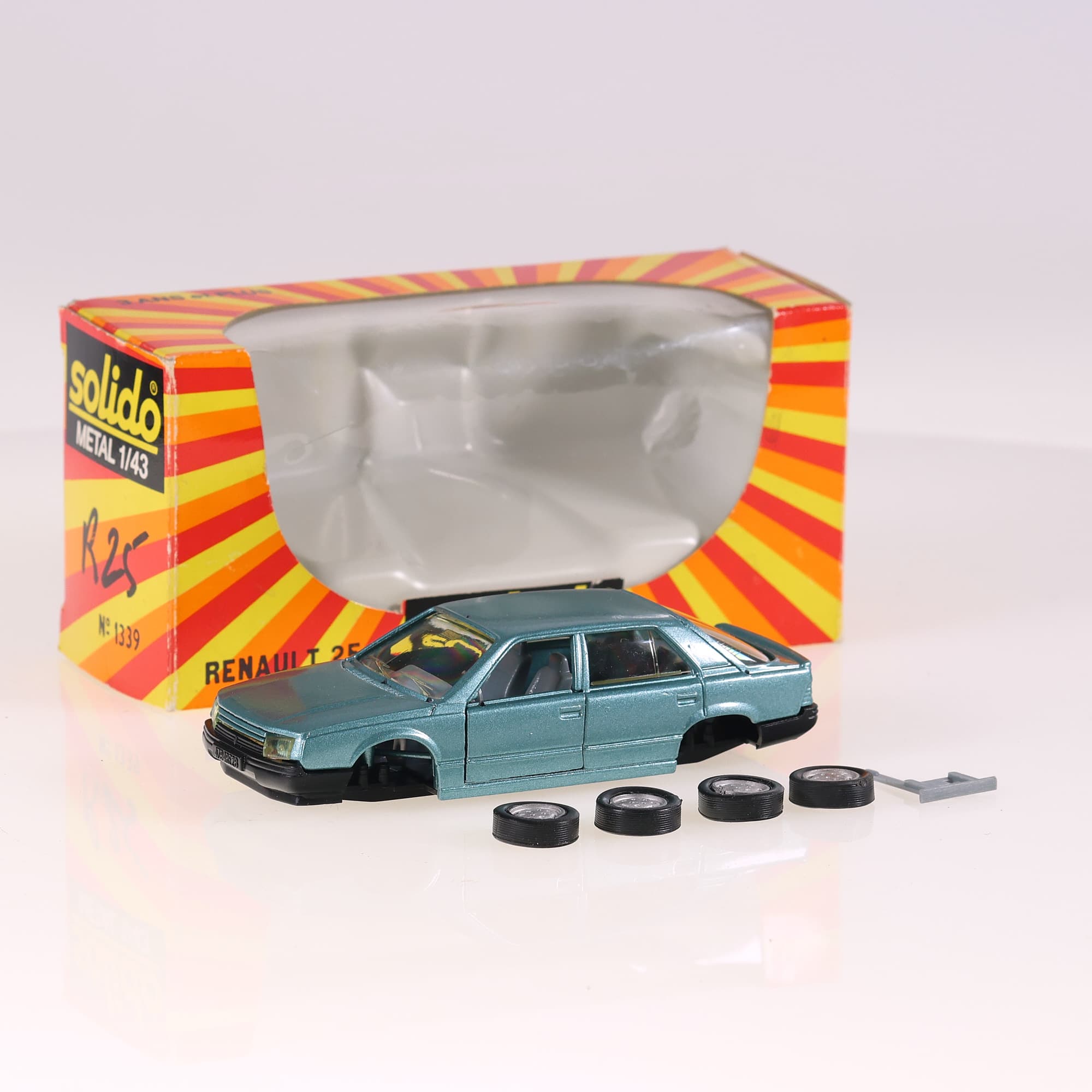 Solido 1339 Renault 25 1/43 Bleu Grade B avec boîte