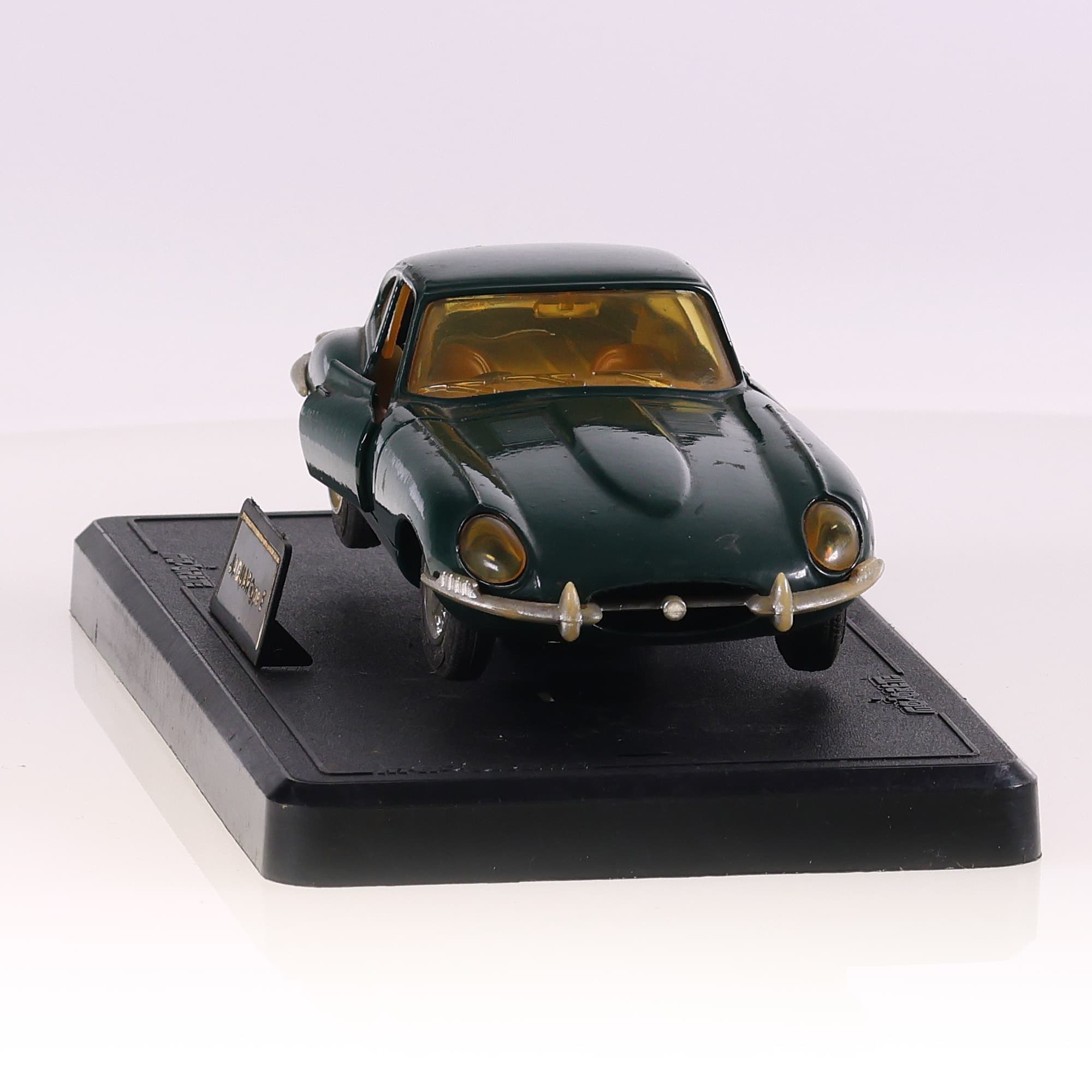 Majorette 4102 Jaguar type E 1/24 Vert avec boîte — miniature 8