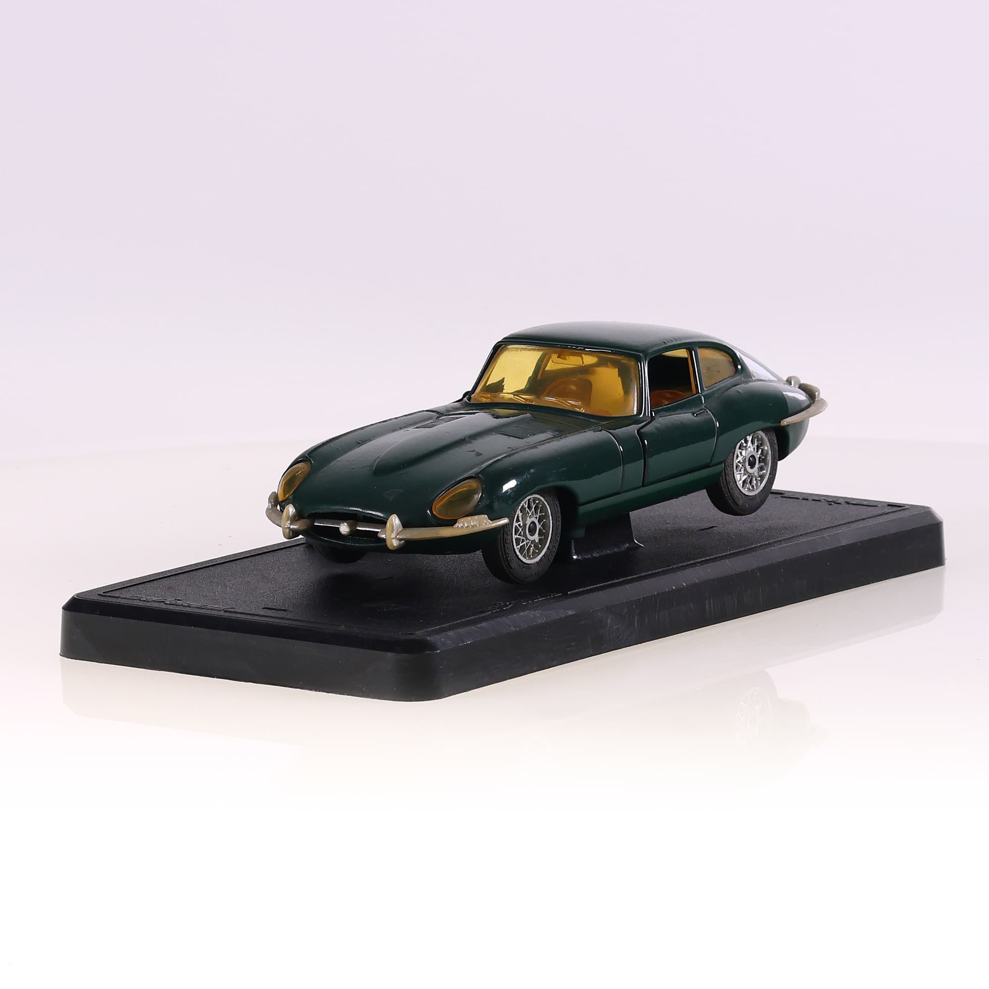 Majorette 4102 Jaguar type E 1/24 Vert avec boîte — miniature 9