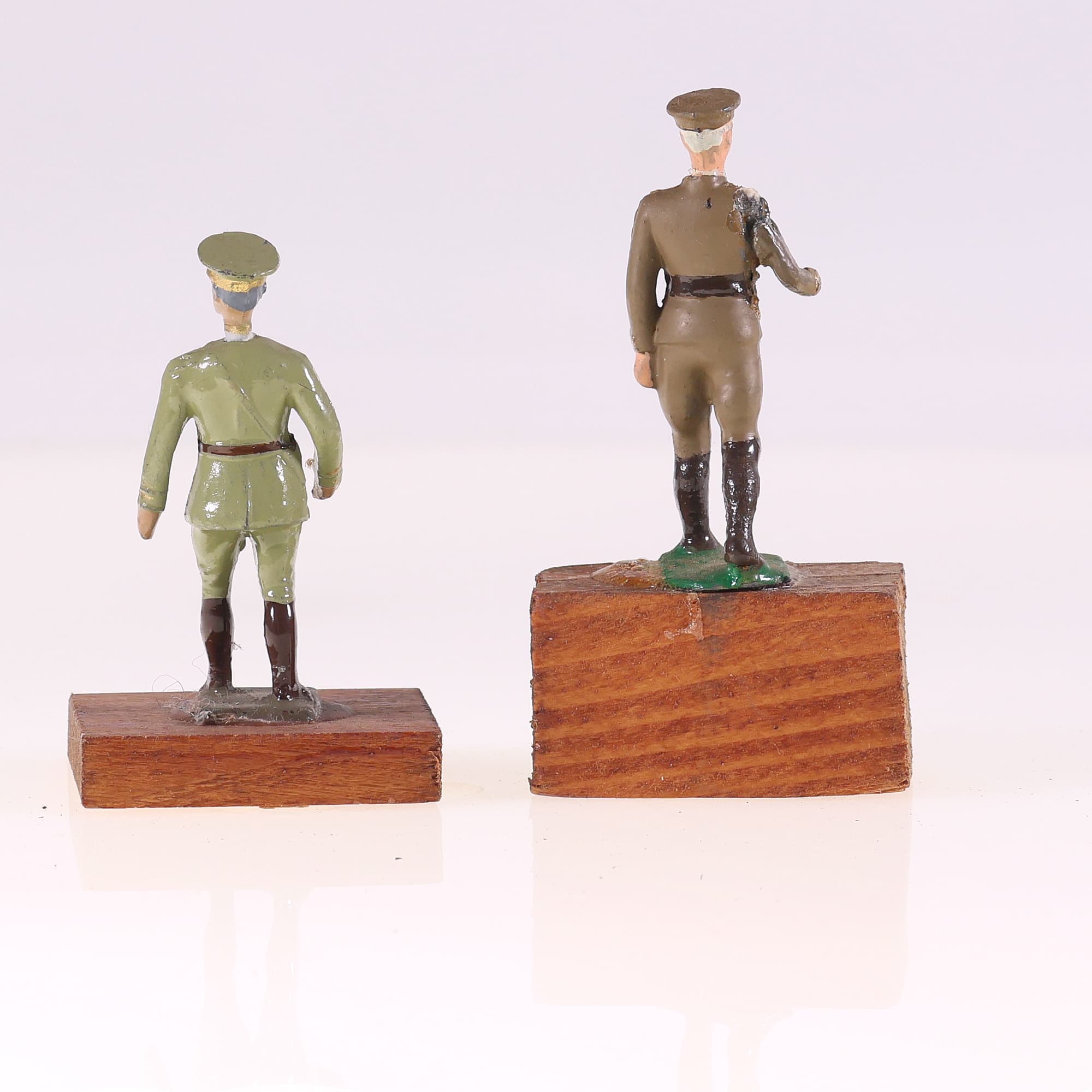 General Pershing et autre soldat en métal sur socle bois Grade B sans boîte — miniature 3