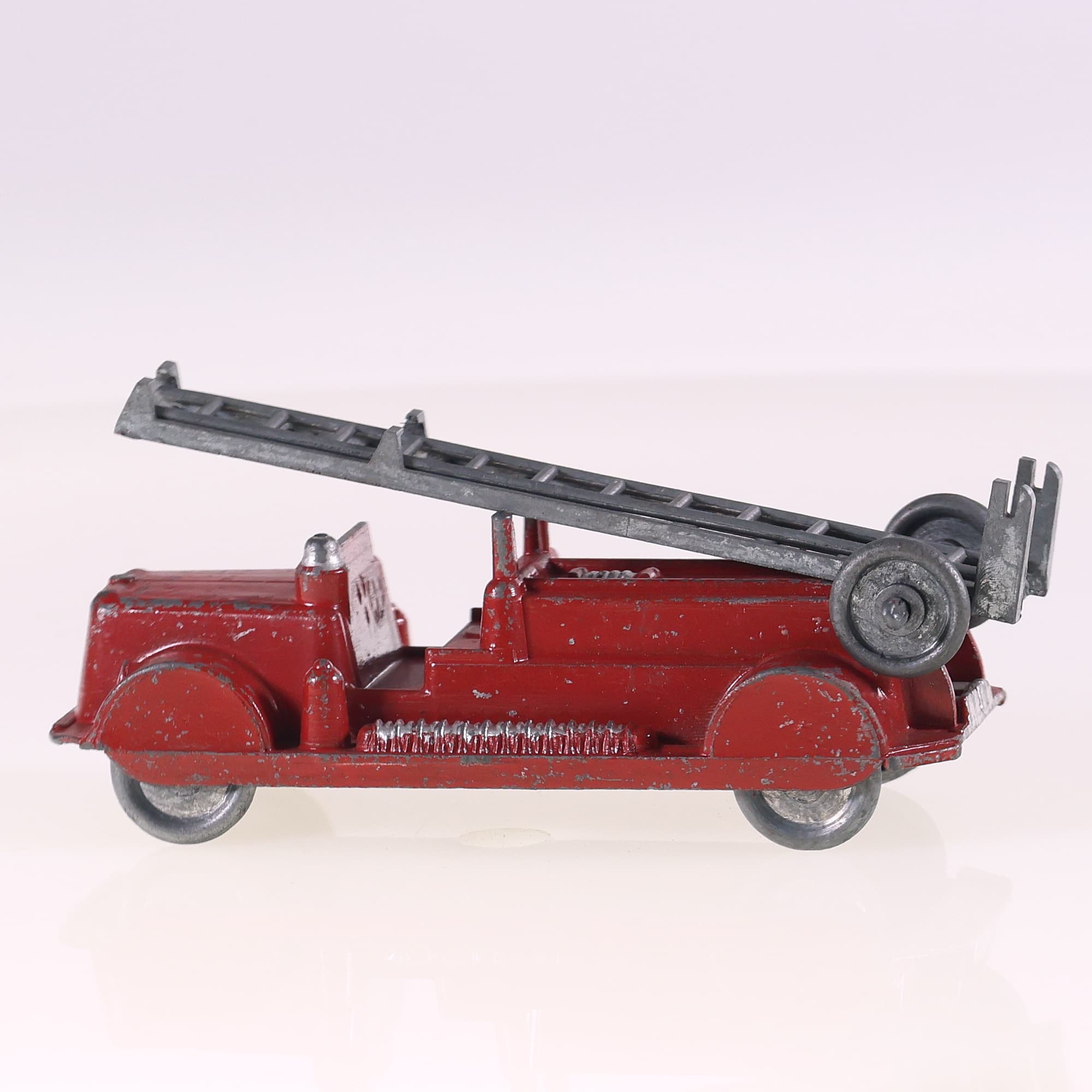 DCMT camion pompier échelle 11,5 cm ancien en métal — miniature 2