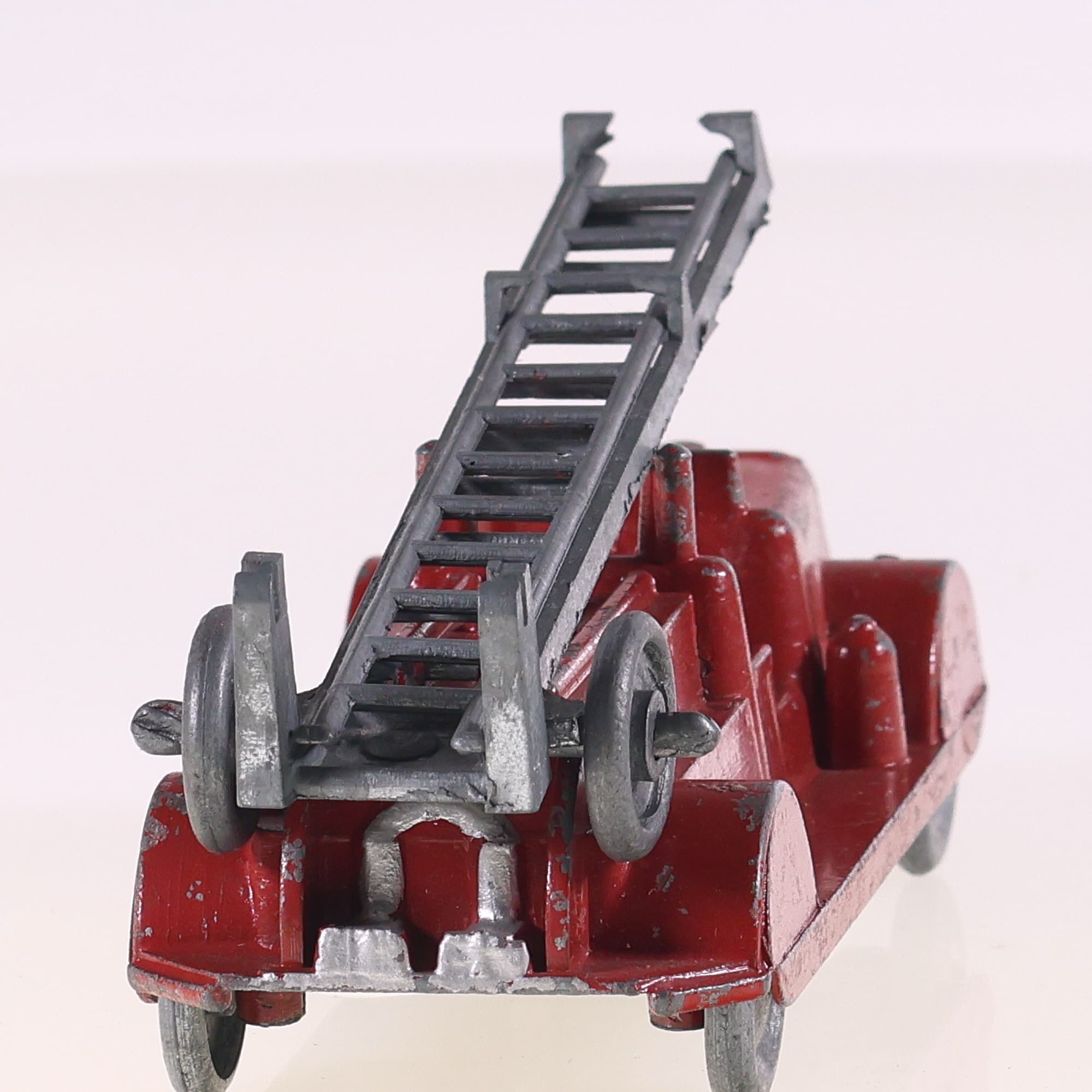 DCMT camion pompier échelle 11,5 cm ancien en métal — miniature 4