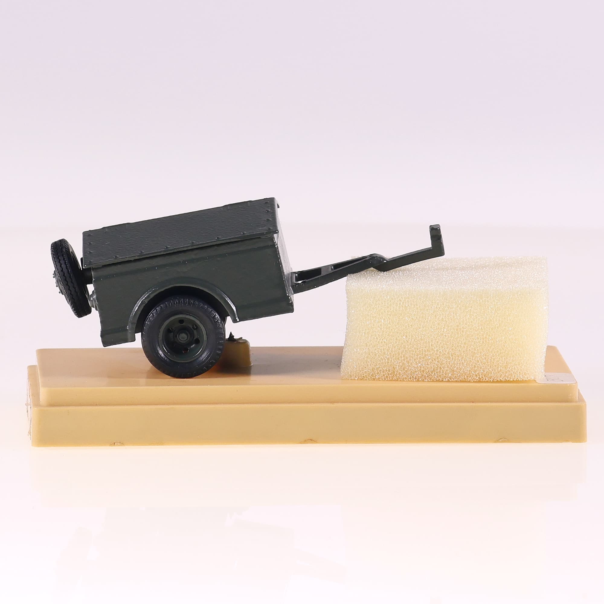 Old Cars remorque militaire 1/43 Vert sans boîte — photo 1