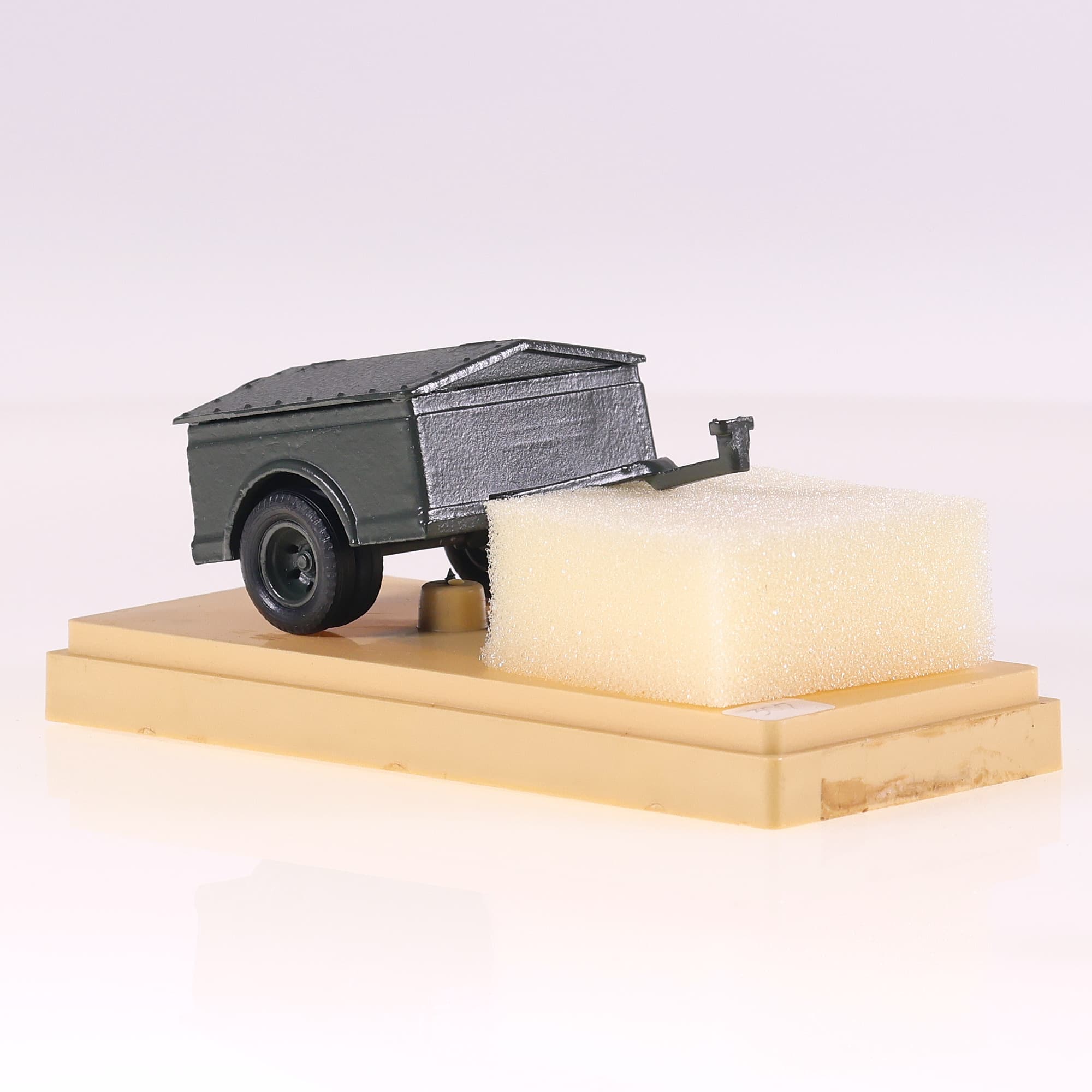 Old Cars remorque militaire 1/43 Vert sans boîte — miniature 2