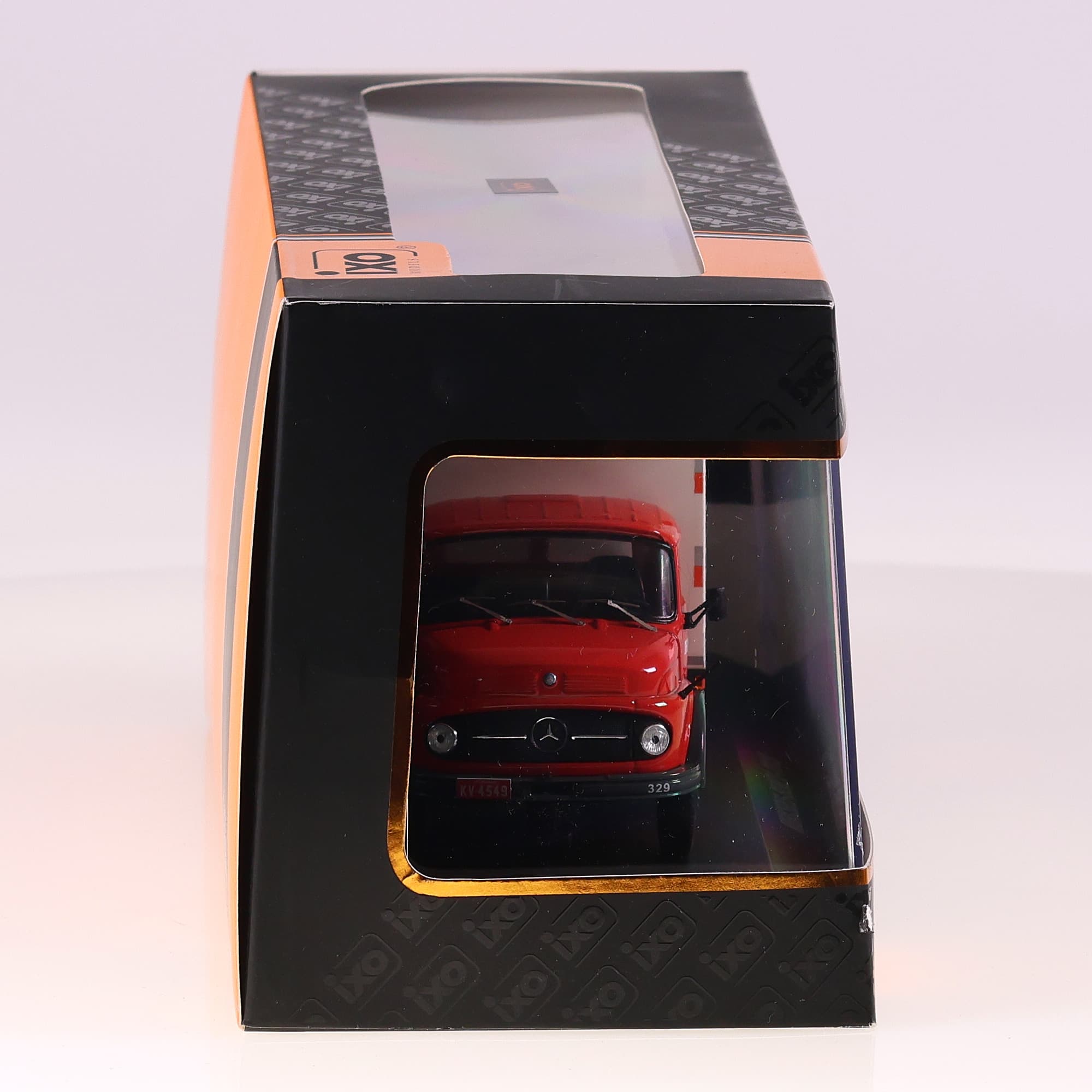IXO TRU026 Mercedes-Benz L-1113 Helios 1969 1/43 Bicolore avec boîte — miniature 13