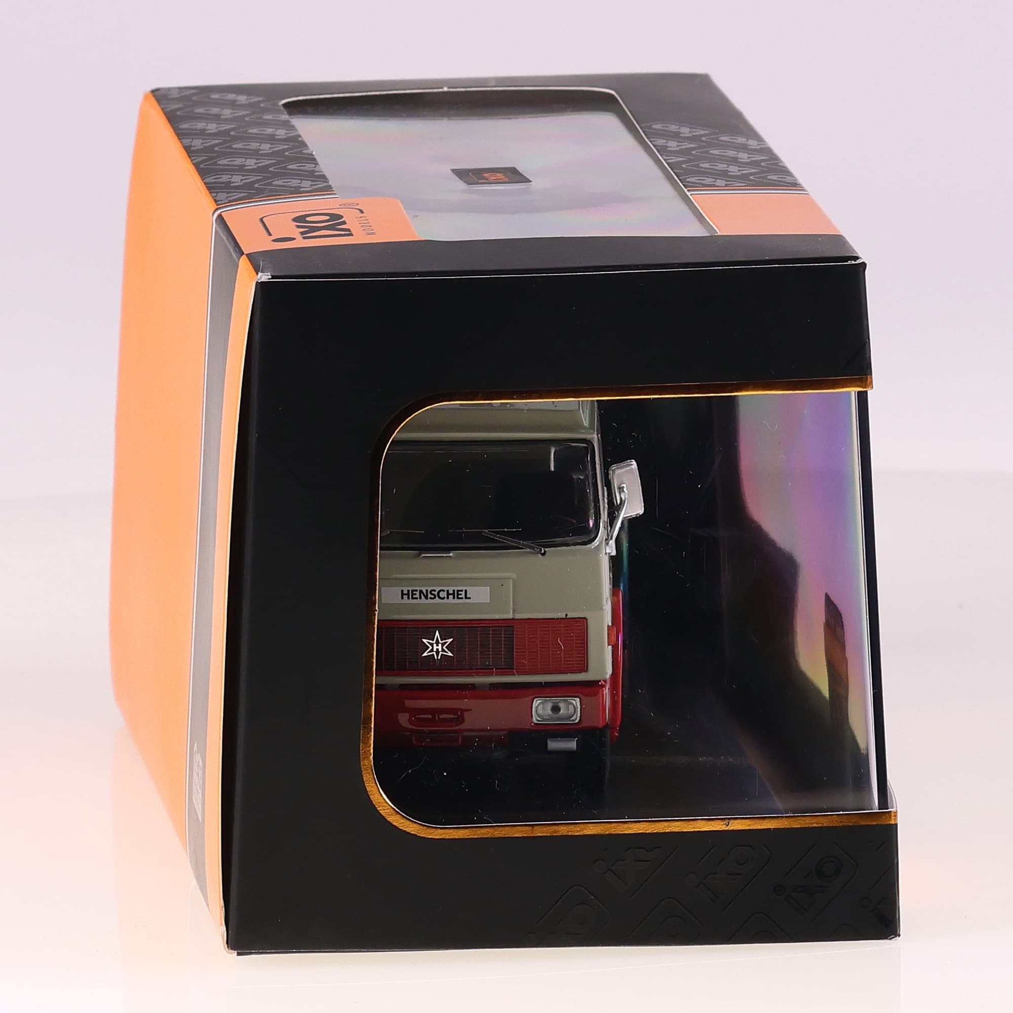 IXO TR085 Henschel HS 19 TS 1966 1966 1/43 camion avec boîte — miniature 13