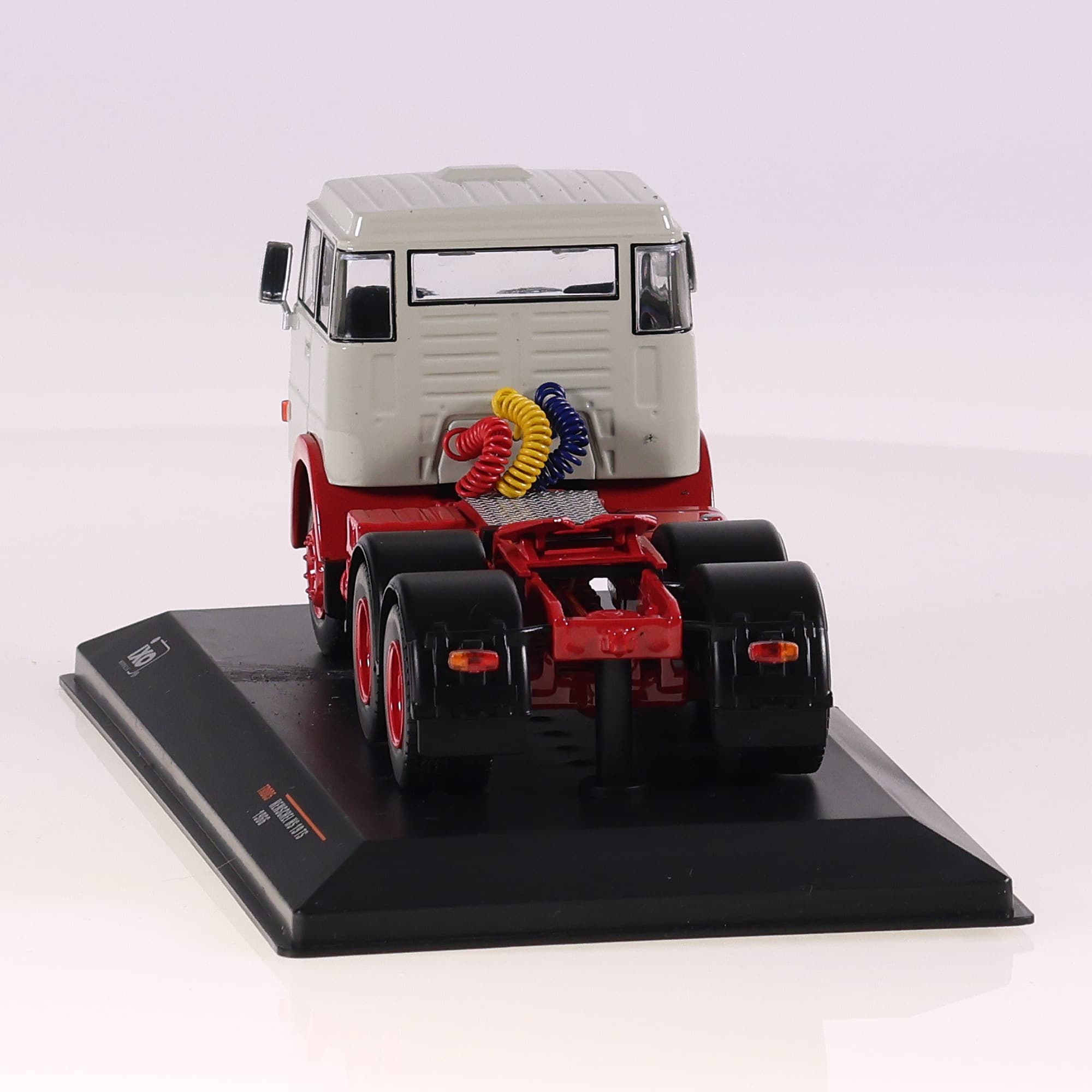 IXO TR085 Henschel HS 19 TS 1966 1966 1/43 camion avec boîte — miniature 4