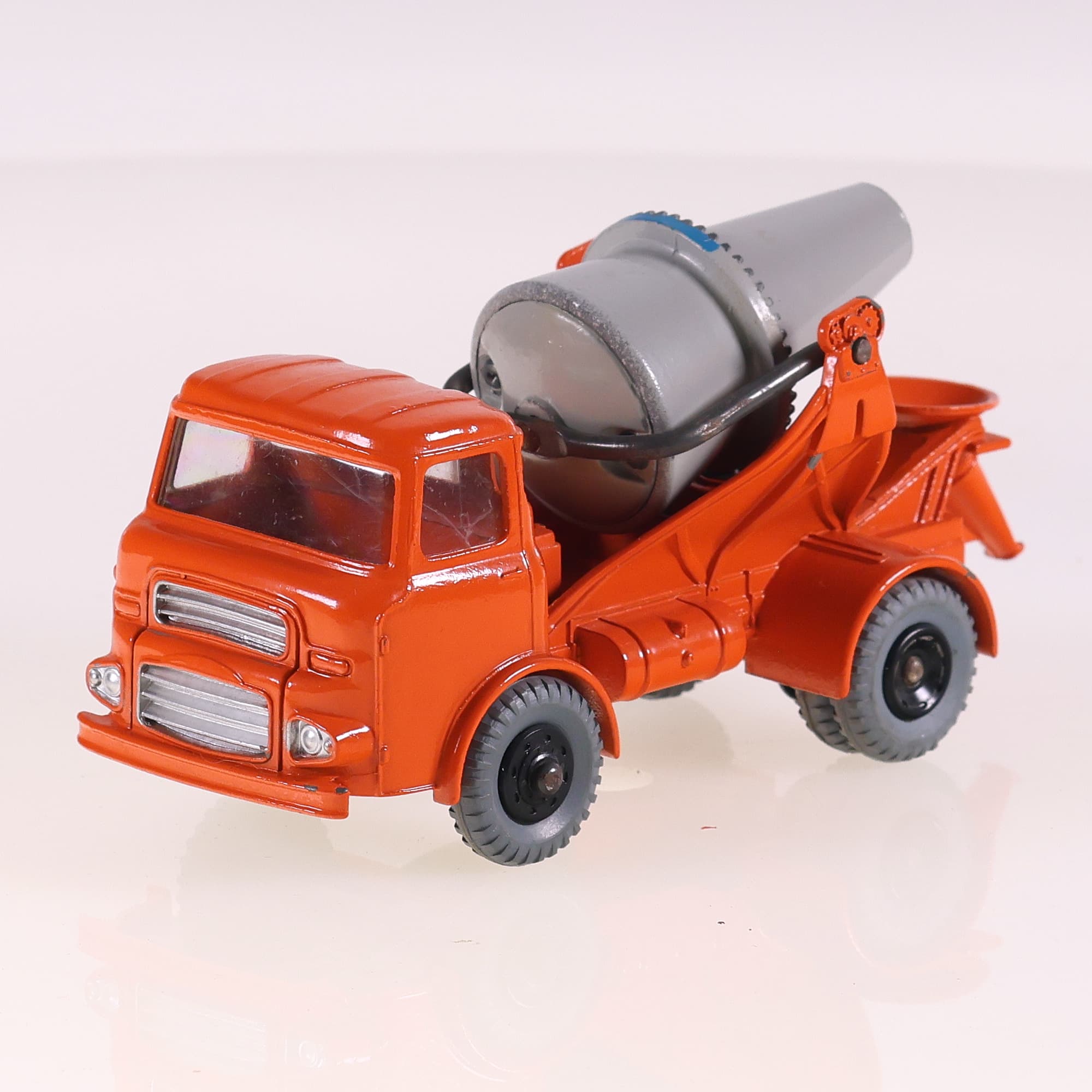 Dinky Toys 960 Albion Chieftain Lorry Mounted Concrete Mixer 1/43 Orange avec bo — miniature 9