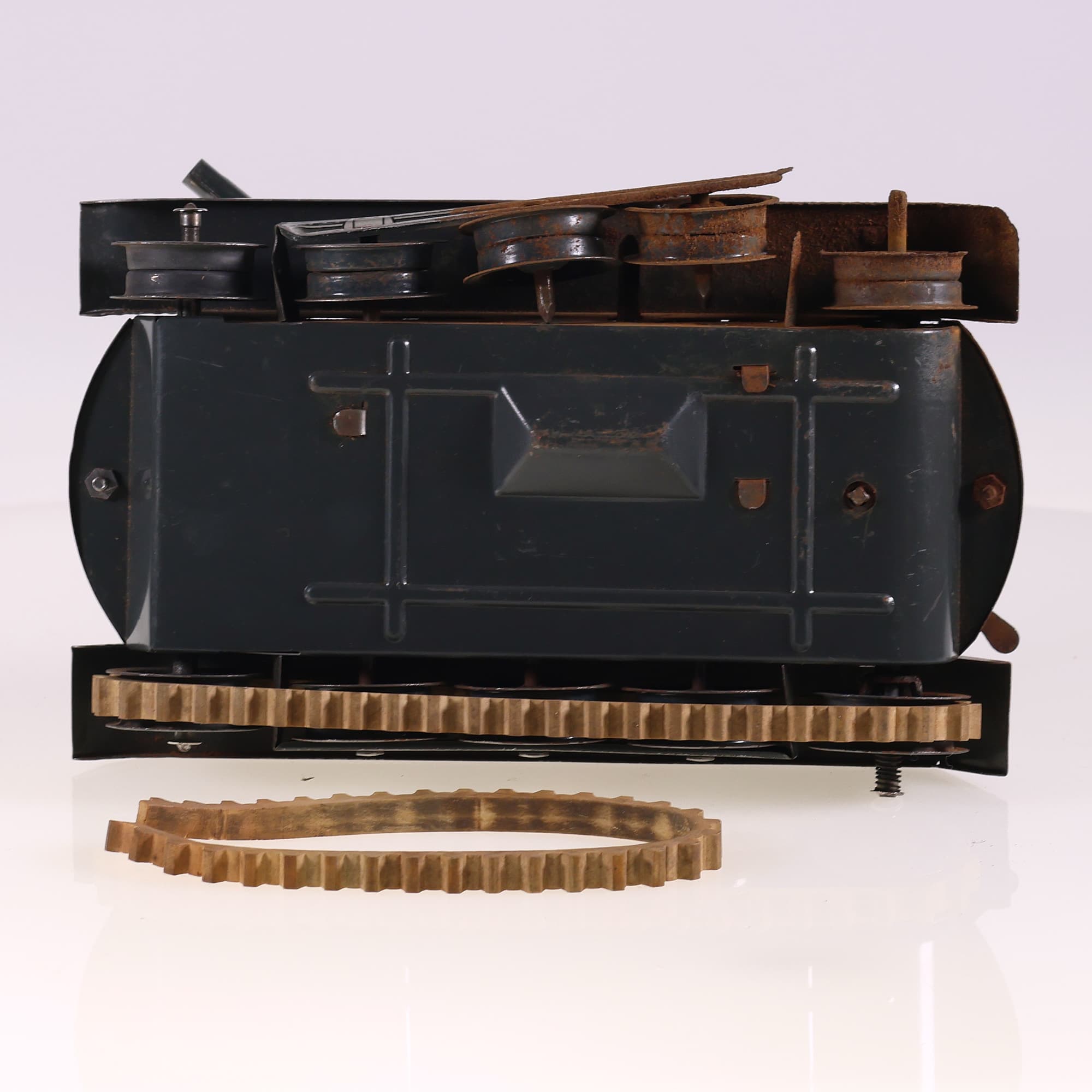 Gesha 65-6 Panzer mécanique pour restauration 19 cm Vert Grade D sans boîte — miniature 8