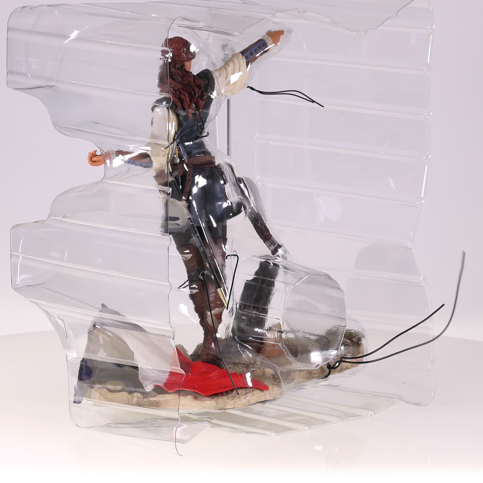 Ubicollectibles Assassin's Creed Unity Elise 2014 24 cm avec boîte — miniature 4
