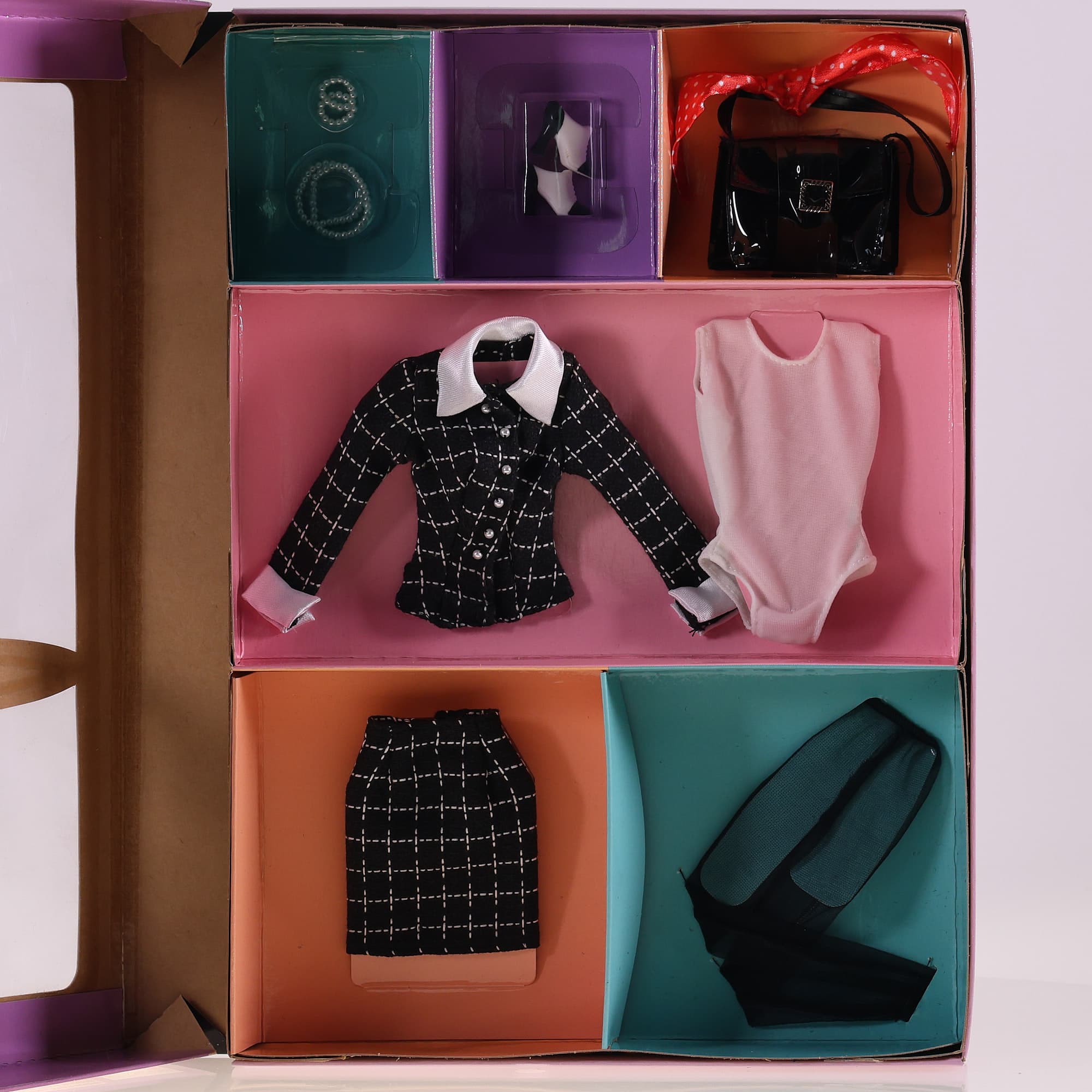 Mattel Barbie Executive lunch outfit avec boîte — miniature 3