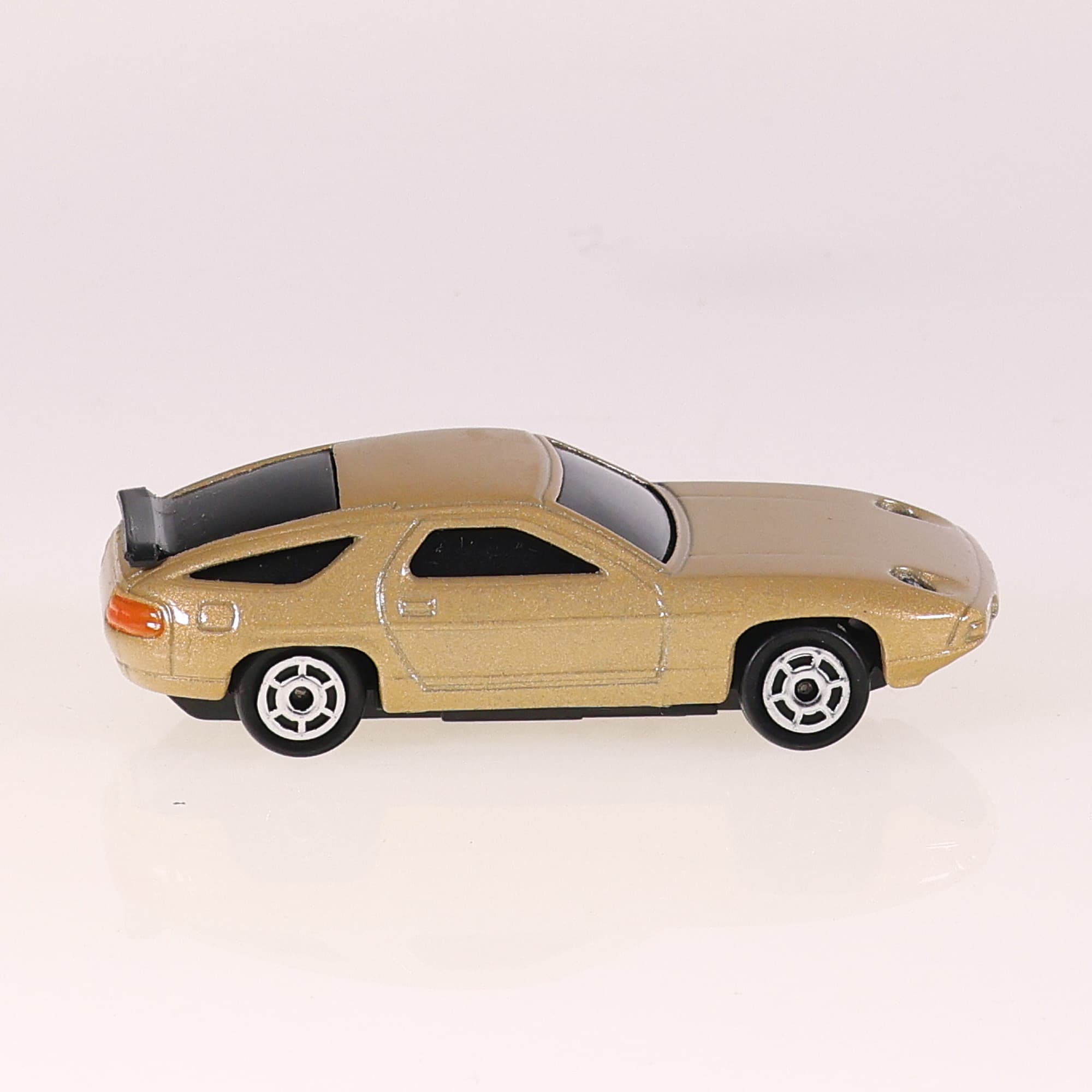 Norev Porsche 928 1/64 Beige avec boîte — miniature 6