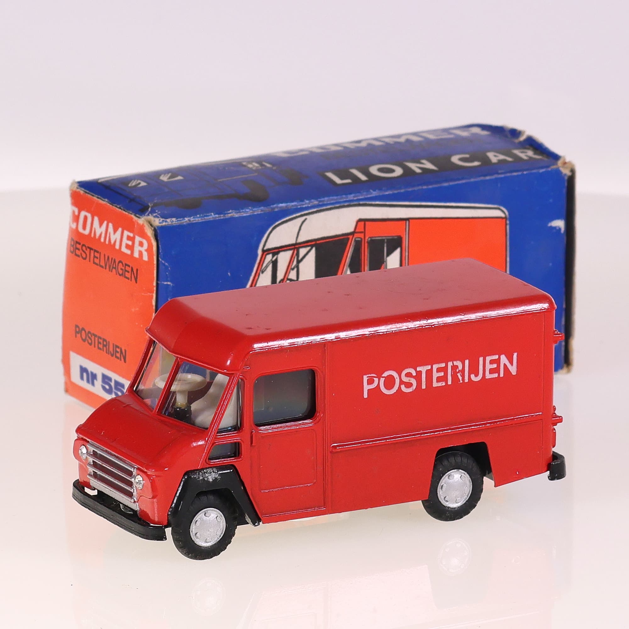 Lion Car 55 Commer Bestelwagen Posterijen 1/43 Rouge avec boîte — photo 1
