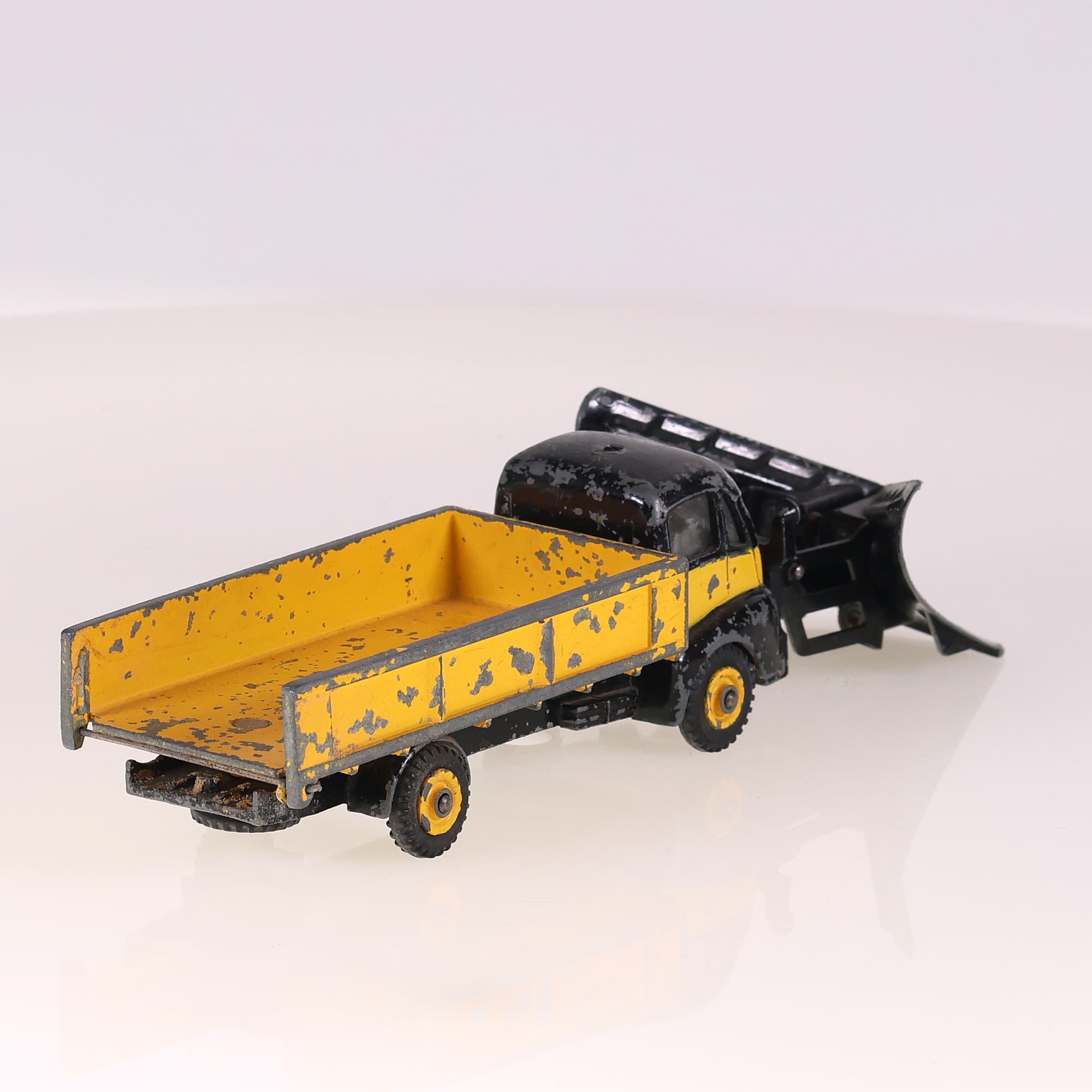 Dinky Toys 958 Guy Snow Plough with Windows 1/43 pour restaurer — miniature 5