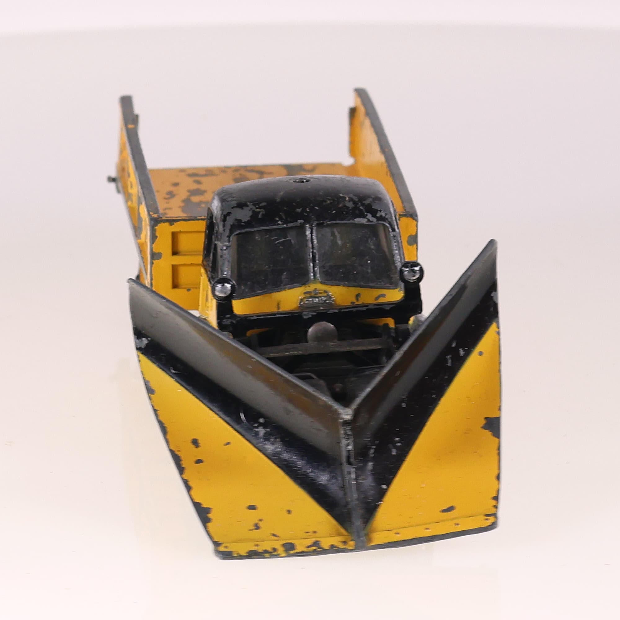 Dinky Toys 958 Guy Snow Plough with Windows 1/43 pour restaurer — miniature 8