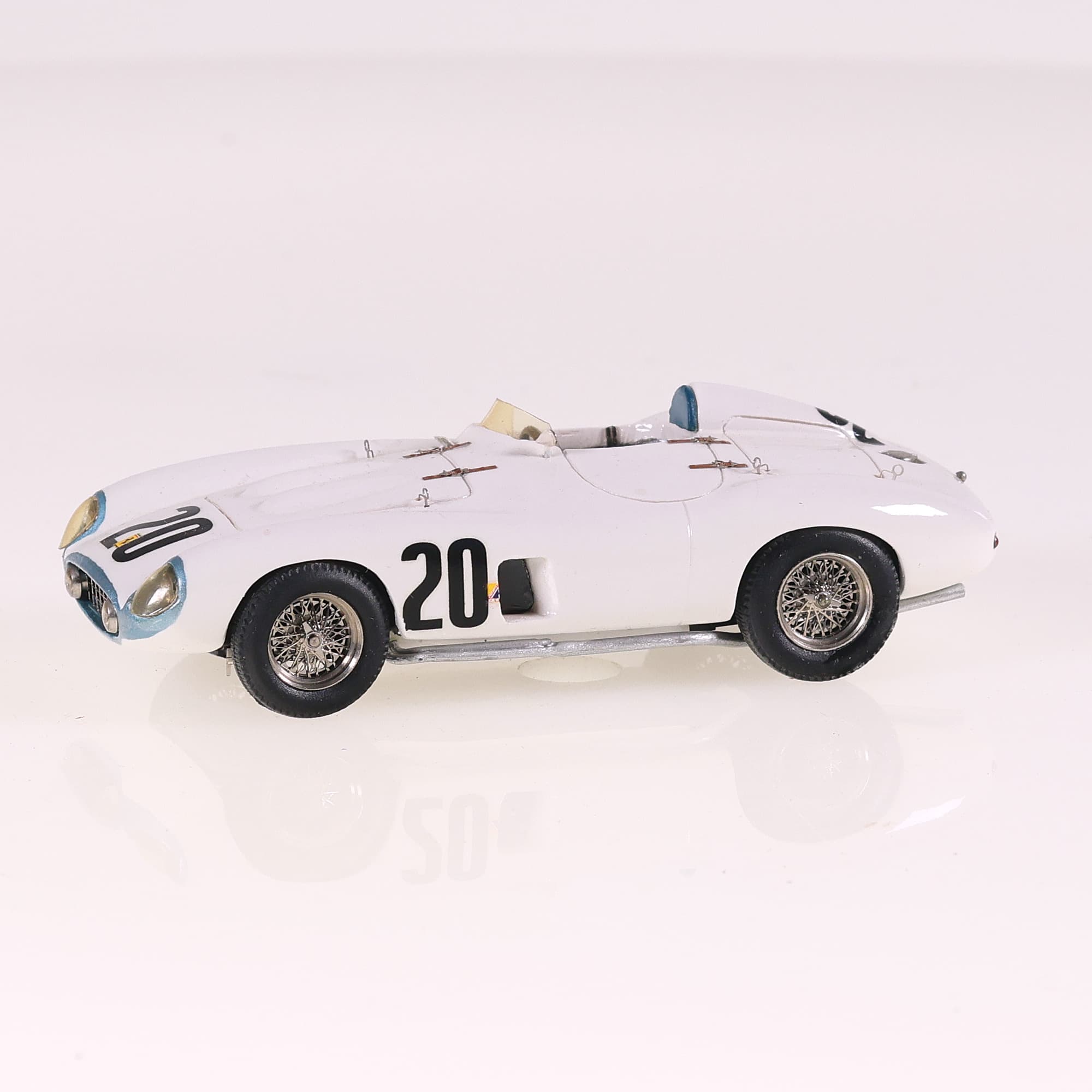 Renaissance Ferrari 857S #20 1/43 Blanc  — miniature 2