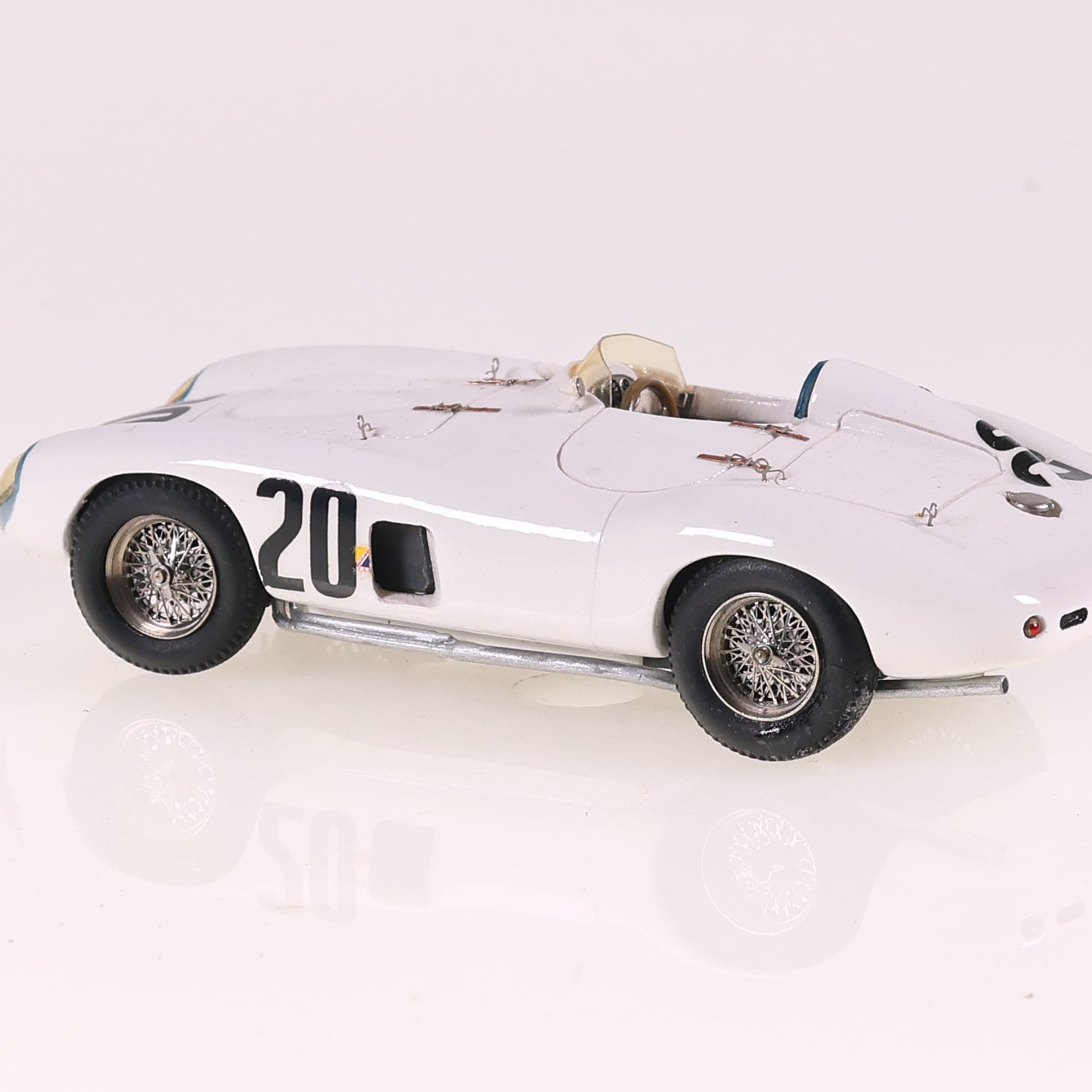 Renaissance Ferrari 857S #20 1/43 Blanc  — miniature 3