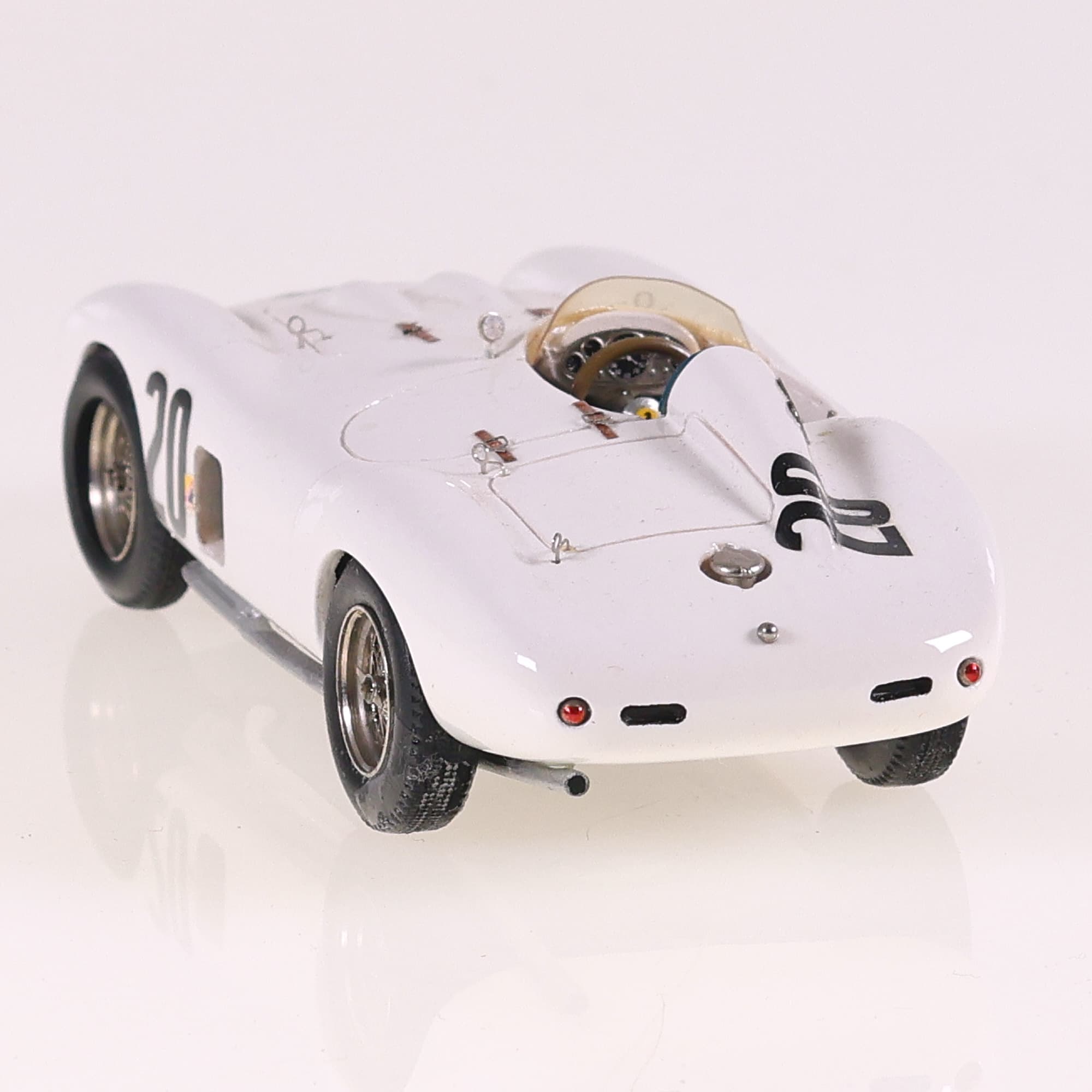 Renaissance Ferrari 857S #20 1/43 Blanc  — miniature 4