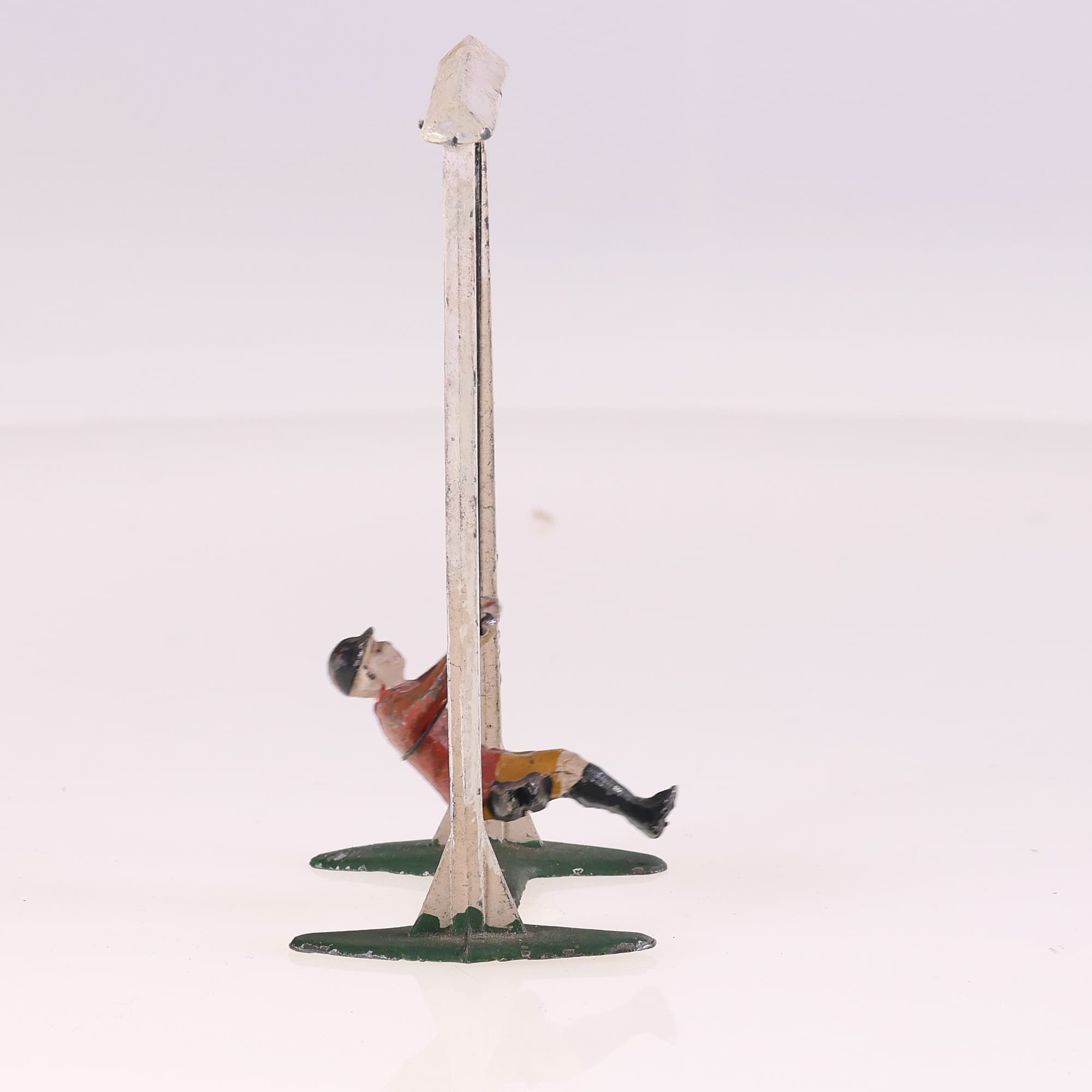 Britains enfant sur balançoire en métal 10 cm Grade B sans boîte — miniature 7