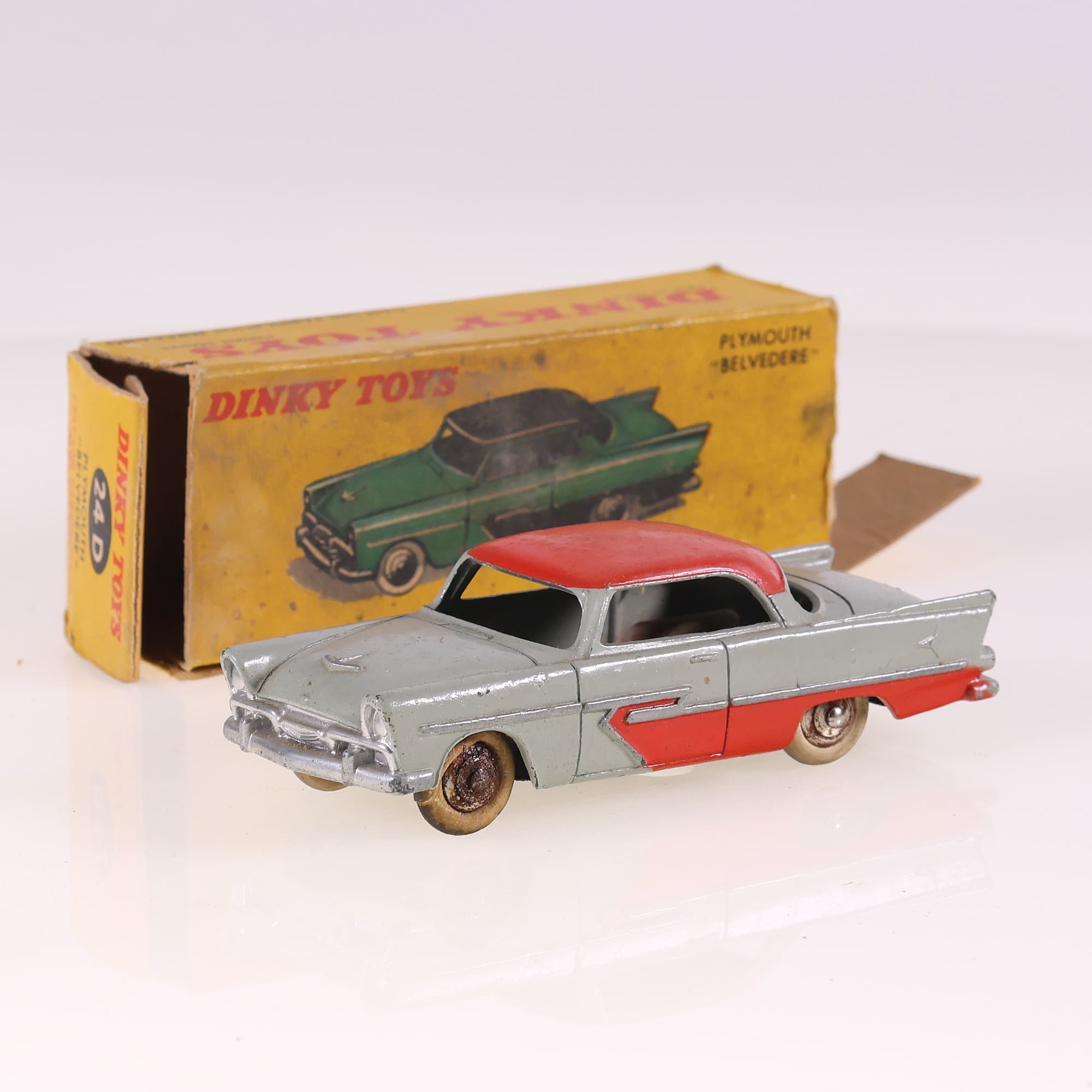Dinky Toys 24 D Plymouth Belvedere 1/43 Bicolore Grade C avec boîte — photo 1