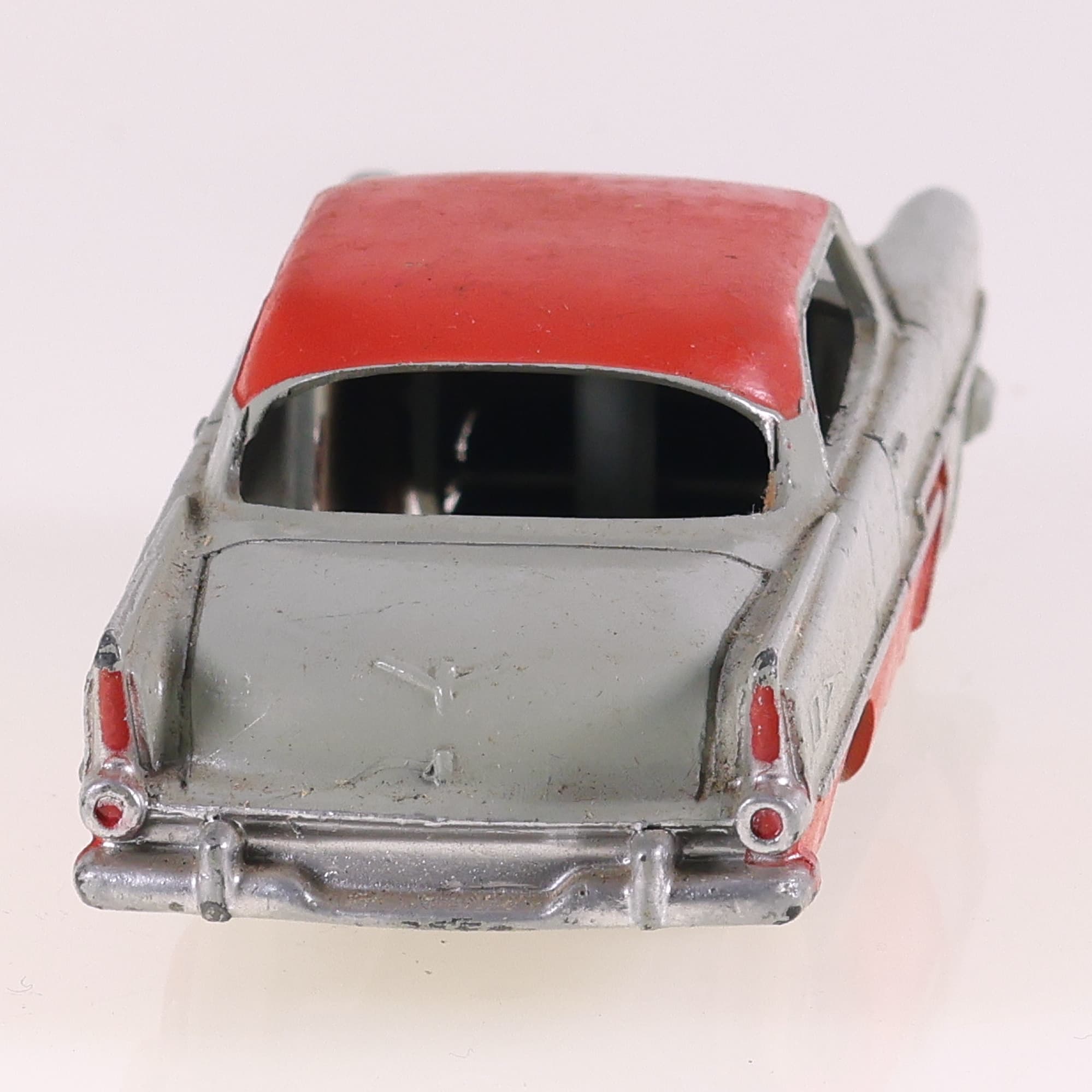 Dinky Toys 24 D Plymouth Belvedere 1/43 Bicolore Grade C avec boîte — miniature 5