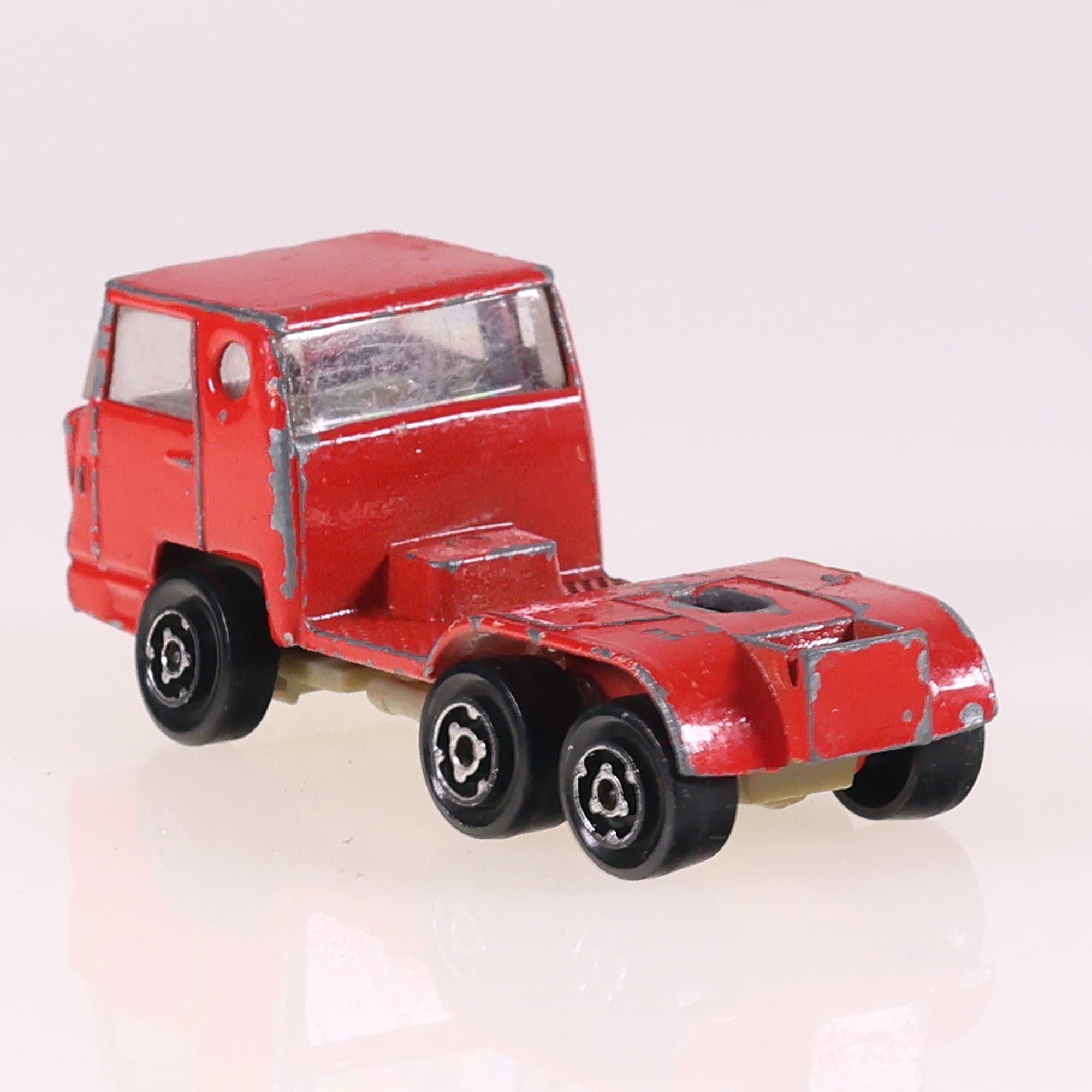 Majorette Bernard tracteur semi-remporque 1/100 Rouge Grade B sans boîte — miniature 3