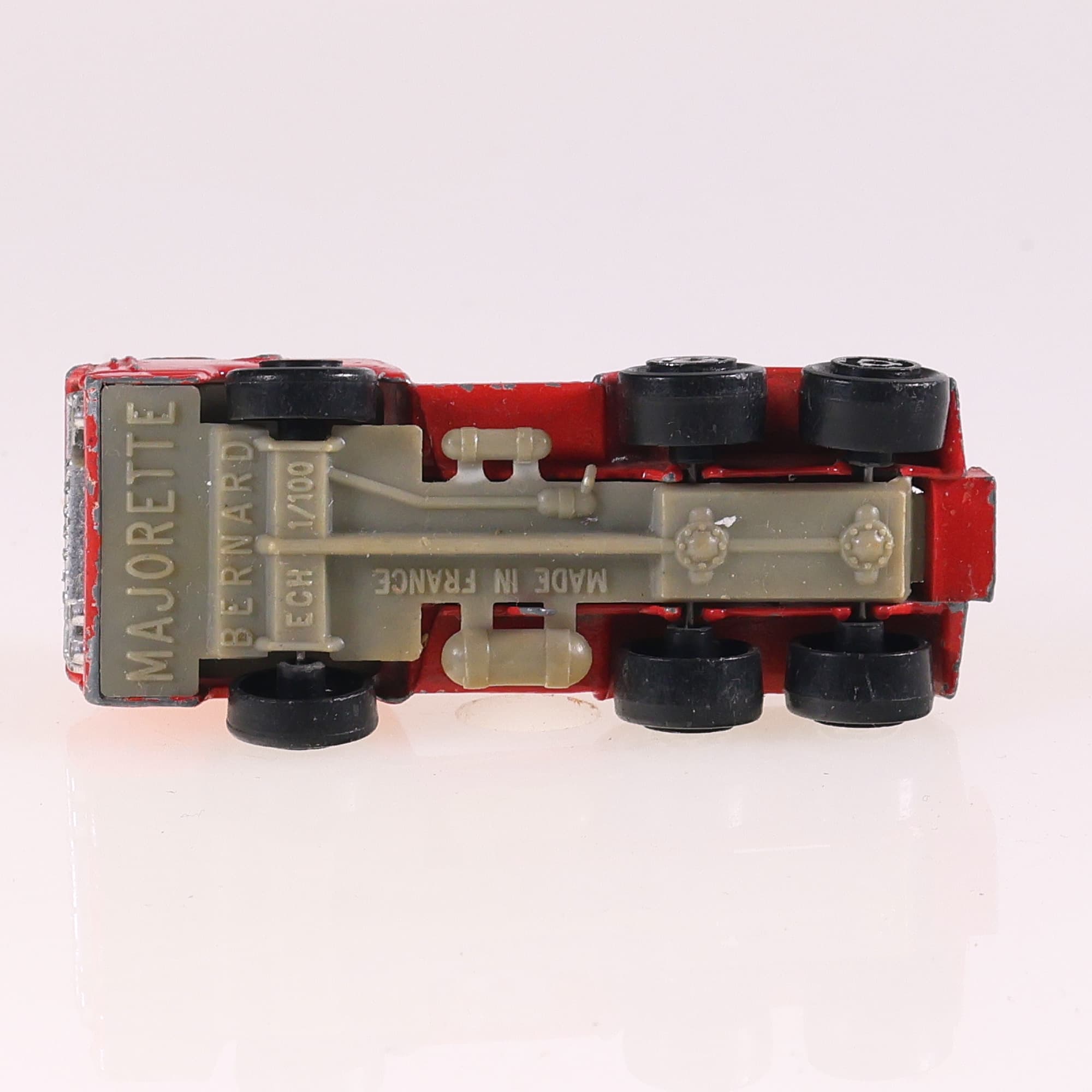 Majorette Bernard tracteur semi-remporque 1/100 Rouge Grade B sans boîte — miniature 9