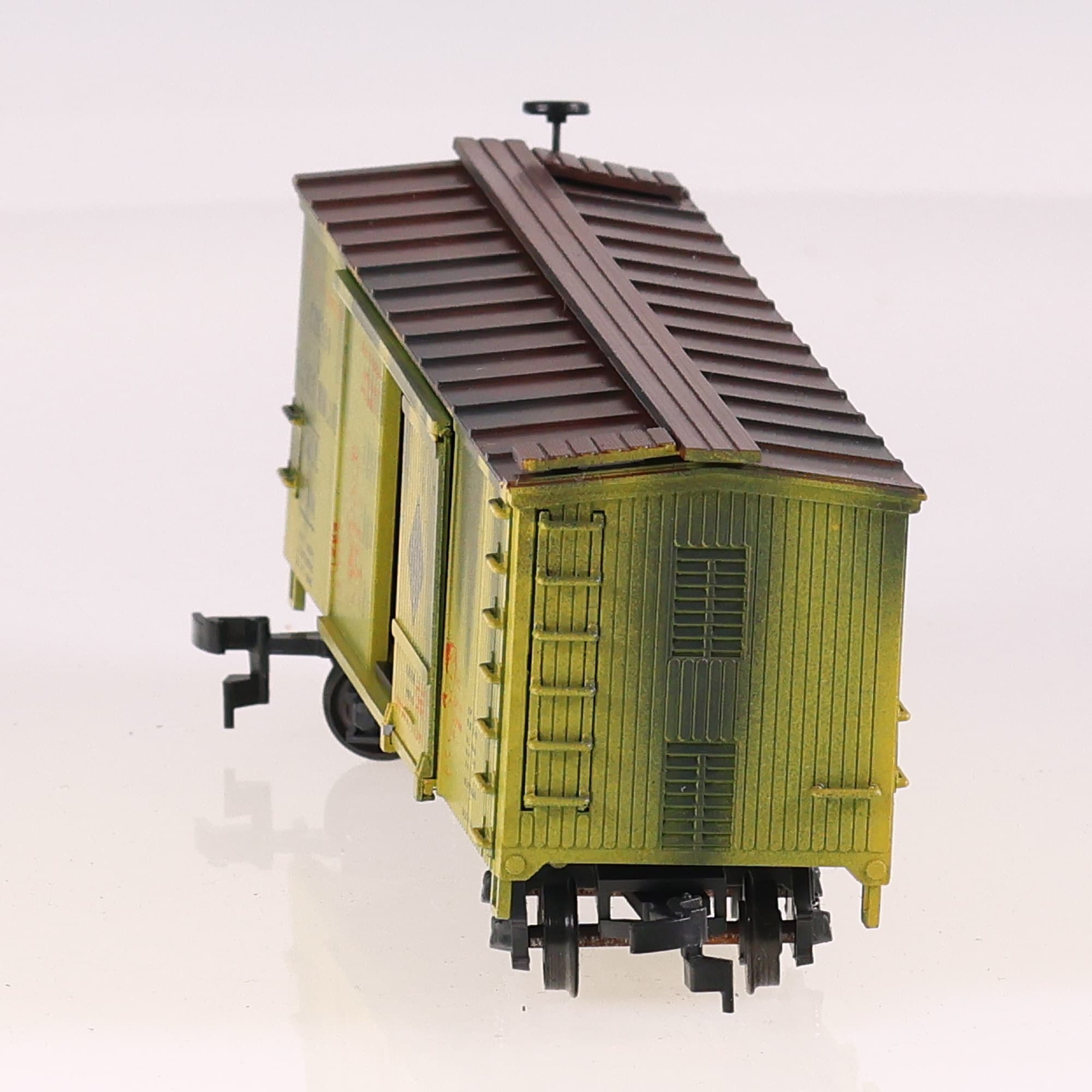AHM Dual Door Watermellon car wagon golden car series 1/87 Grade B avec boîte — miniature 8